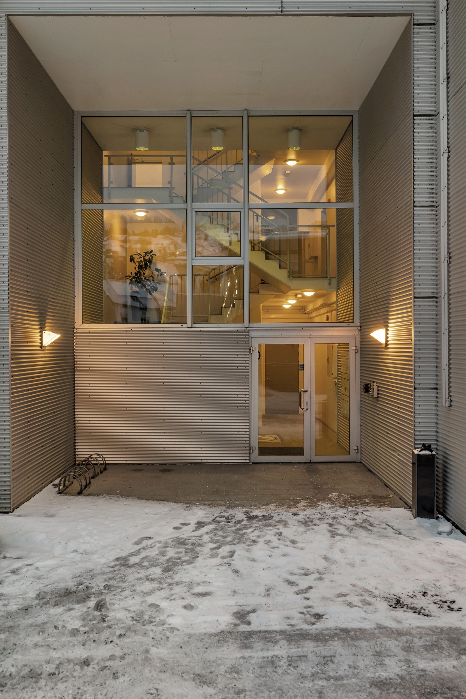 Byggets inngangsparti Galleribilde