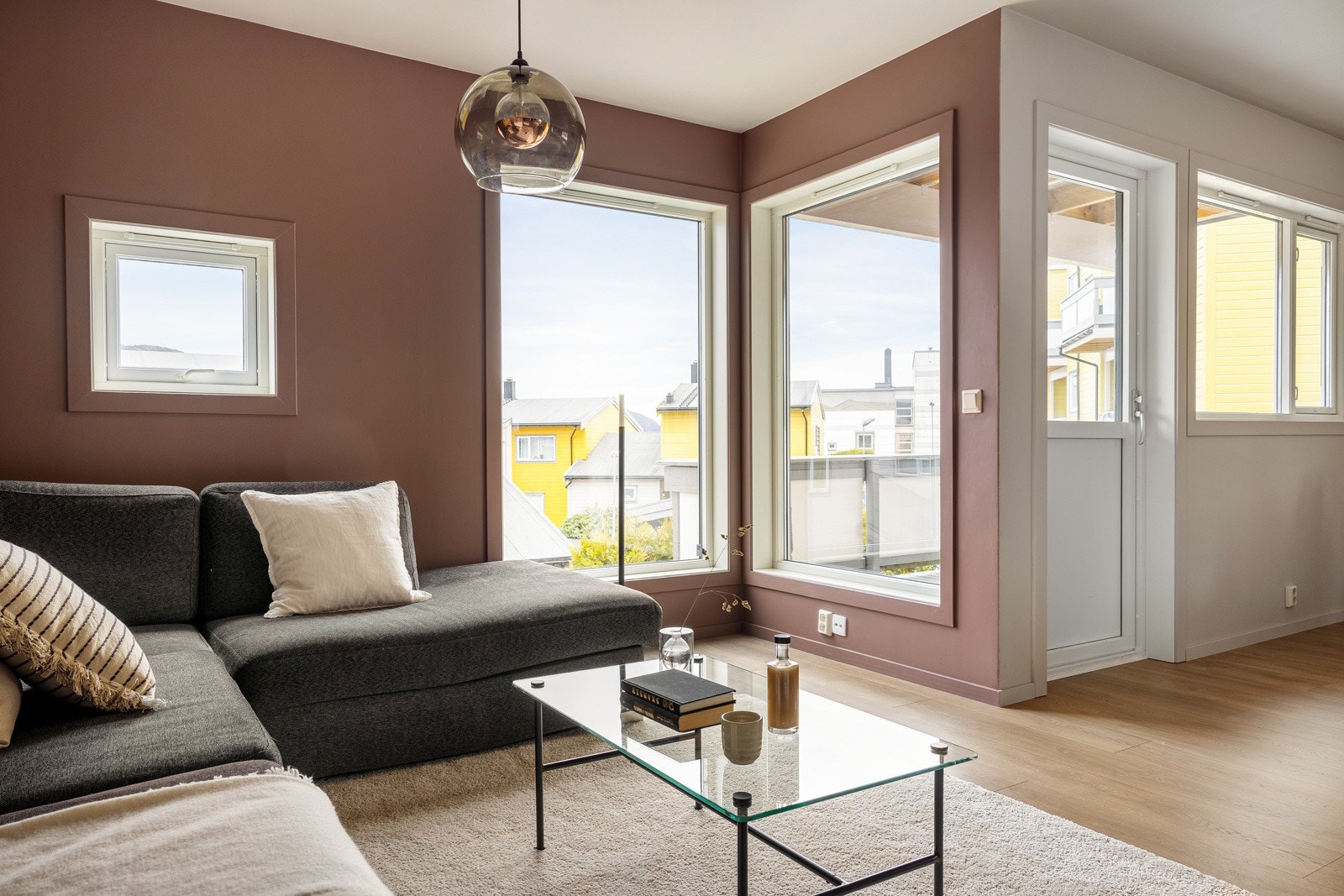 Her er det også utgang til en balkong. Galleribilde