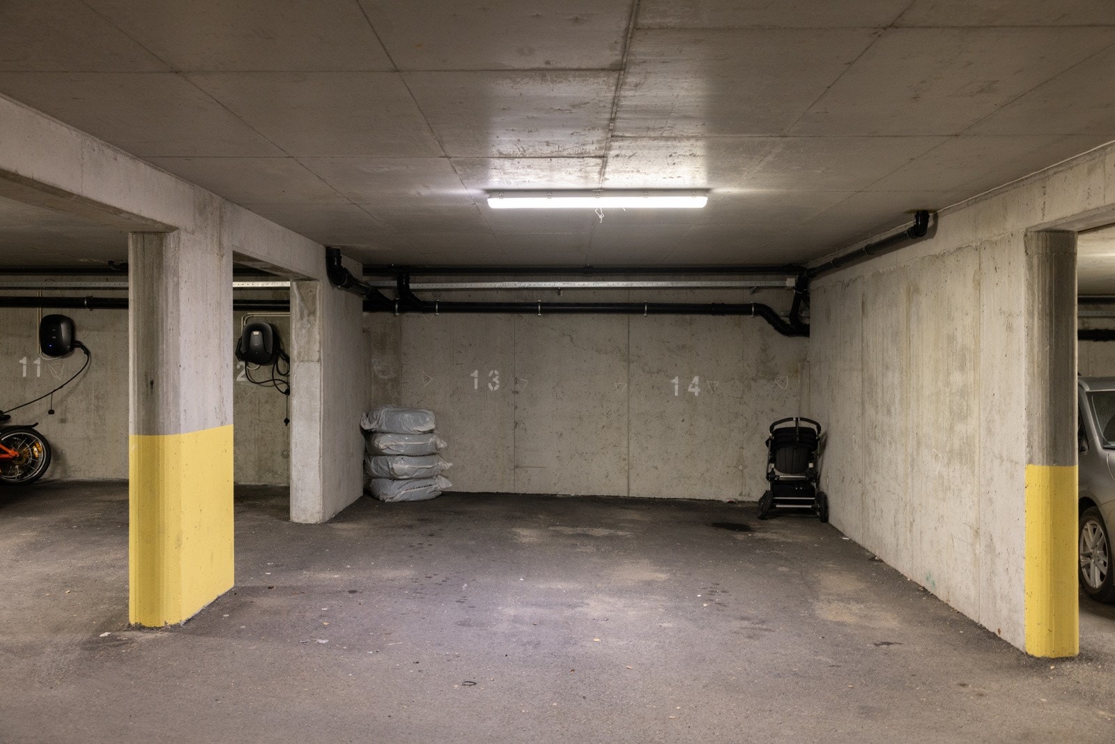 Fast garasjeplass i felles, lukket anlegg med mulighet for elbil-lading. Galleribilde