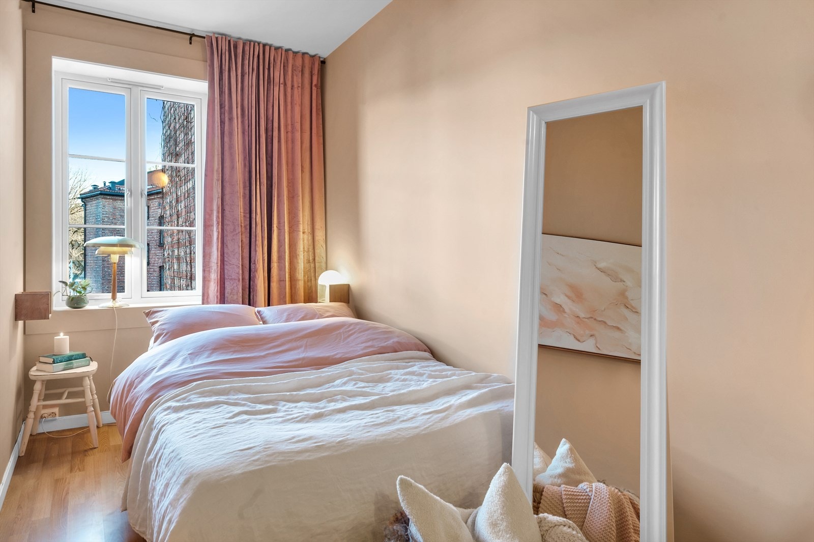 Soverom 2 egner seg godt som barnerom, gjesterom eller kontor Galleribilde