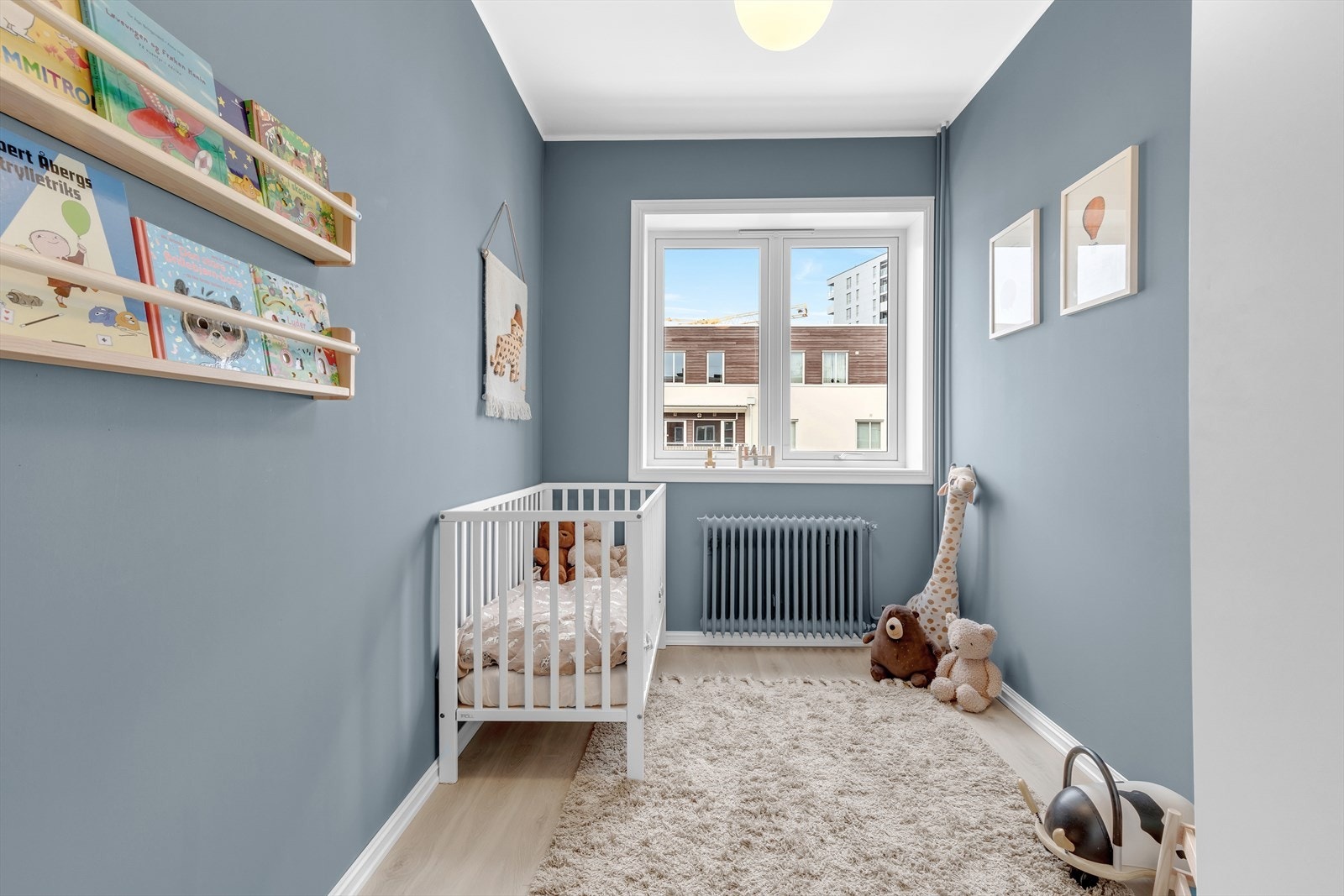 Soverom 2 egner seg godt som barnerom, gjesterom eller som kontor Galleribilde