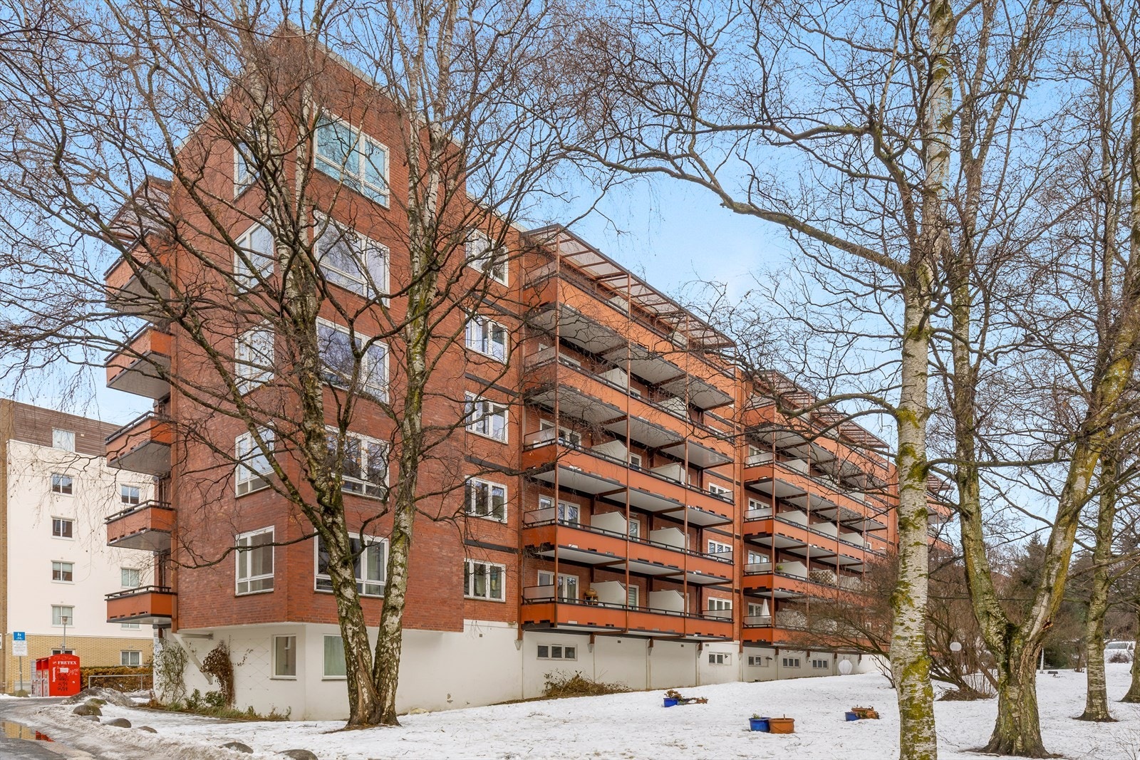 Sameiet har parkeringsplasser som leies ut fra venteliste Galleribilde