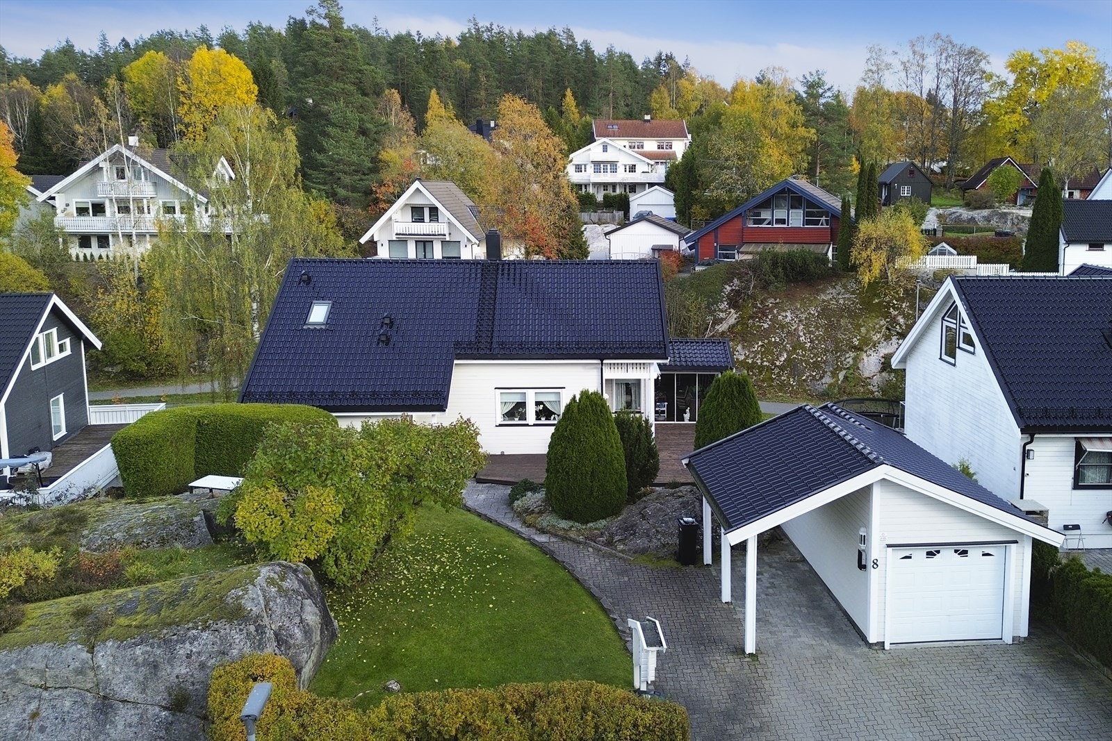 John-Andrè Rasmussen ved EiendomsMegler 1 Oslo Syd har gleden av å presentere Smalåkeren 8! Galleribilde