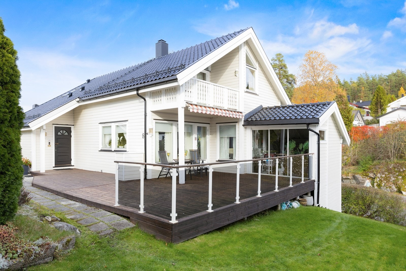 Arkitekttegnet hus i rolig og barnevennlig boligområdet - Må sees! Galleribilde