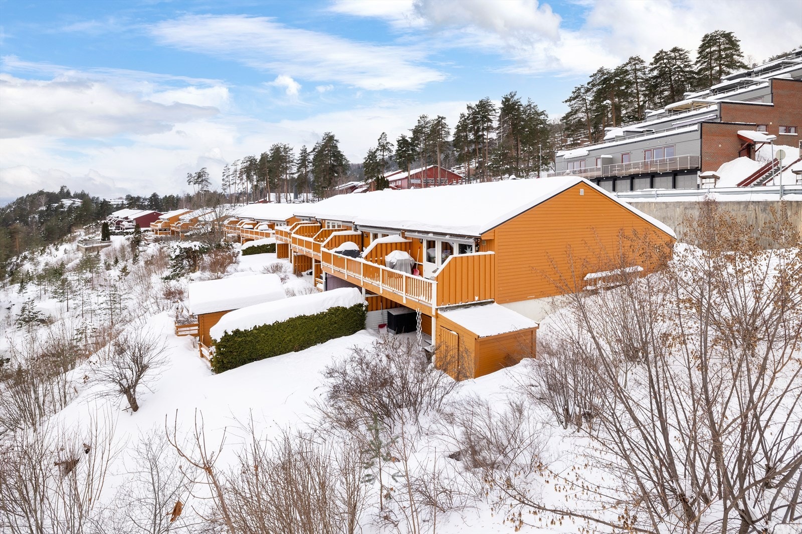 Boligen kan skilte med flotte omgivelser, nærhet til marka, dagligvare og gangavstand til skole. Galleribilde