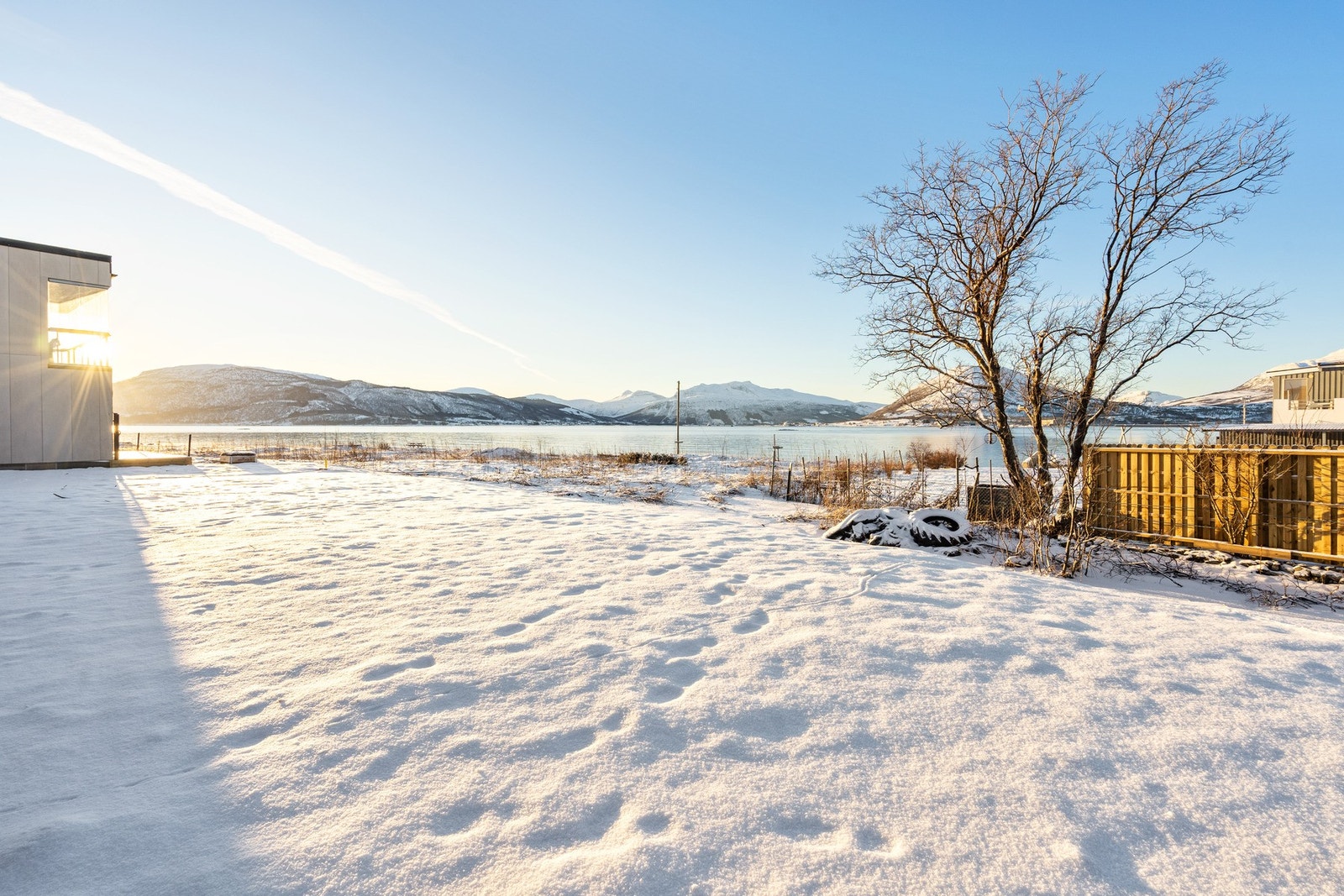Herlig utsikt mot sundet - her kan du nyte skipstrafikken. Galleribilde