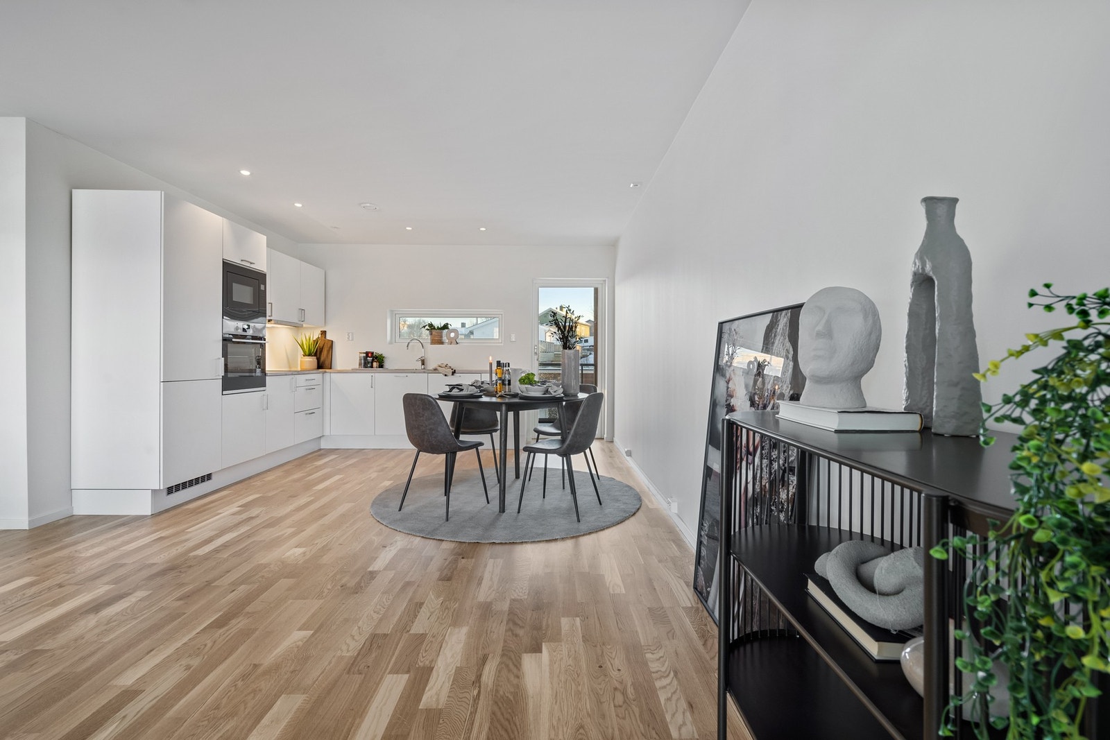 Fra stue mot kjøkken Galleribilde