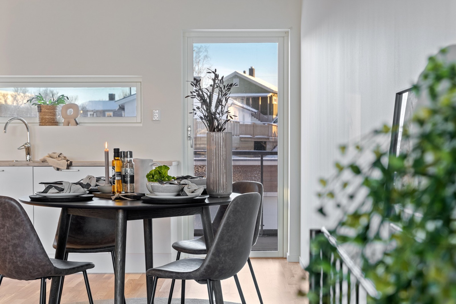 Adkomst til balkong fra kjøkken. Her får du morgensolen :-) Galleribilde