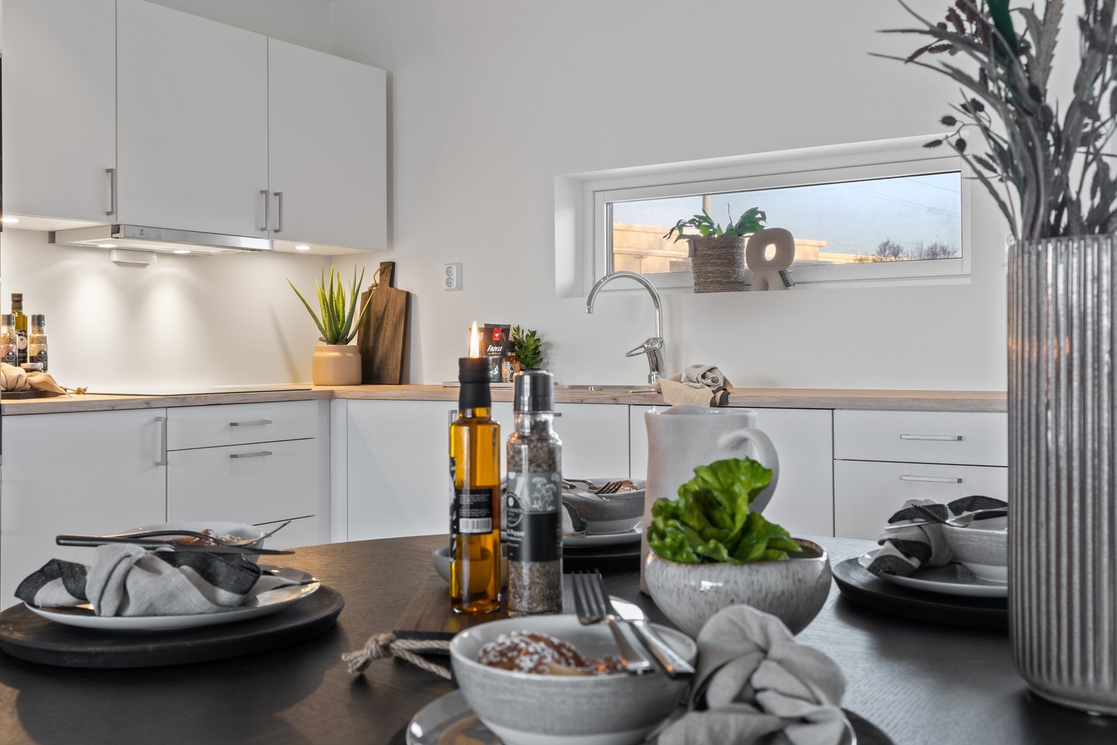 God plass for spisebord i kjøkkendel. Galleribilde