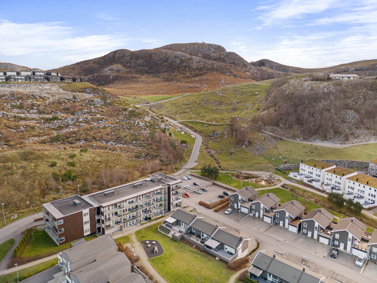 Velkommen til hyggelig visning i Følhusbakken 21! Galleribilde