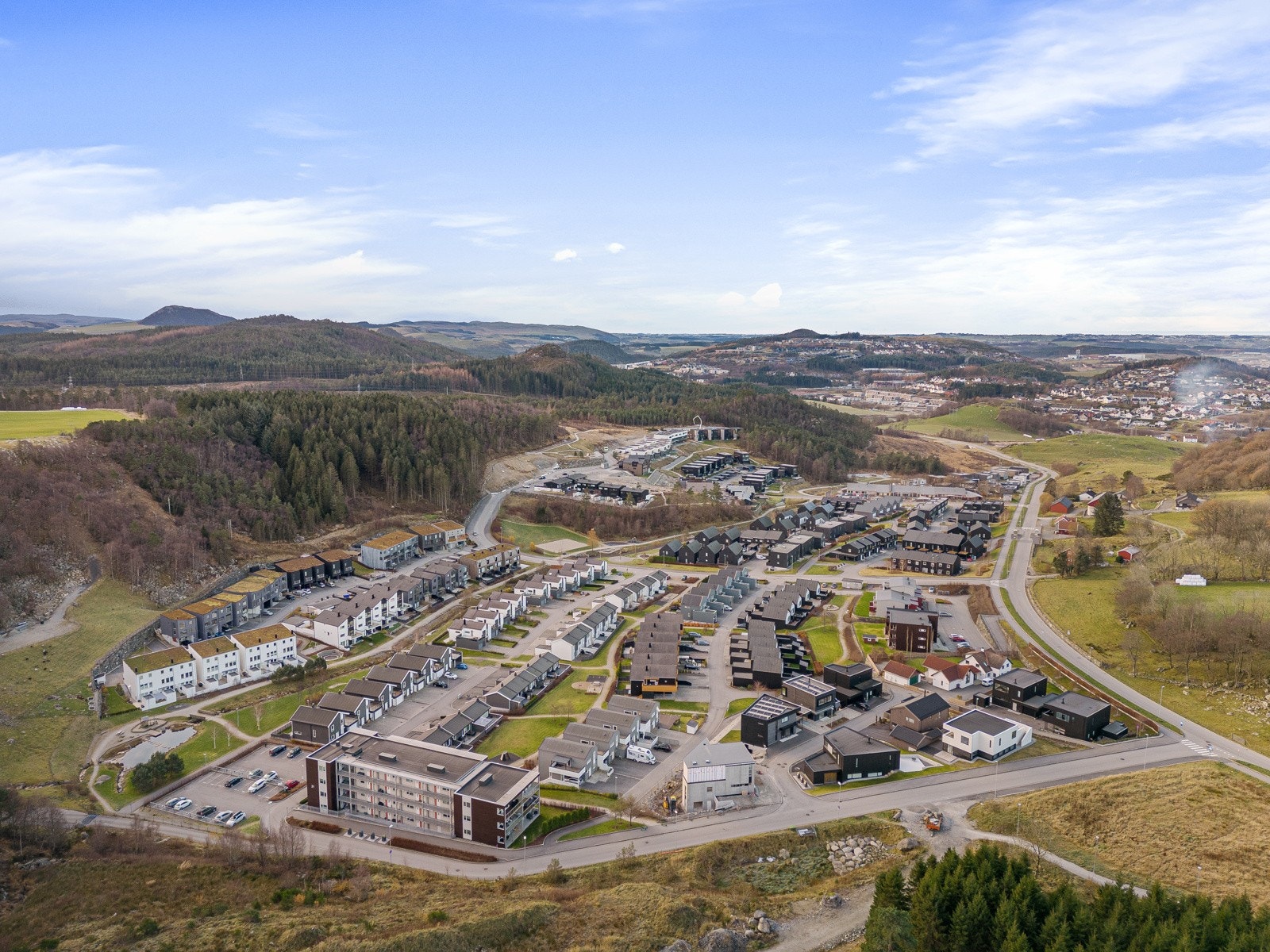 Med Vedafjell og Melsheia like utenfor døra, byr nærområdet på flotte naturopplevelser for den turglade småbarnsfamilien. Galleribilde