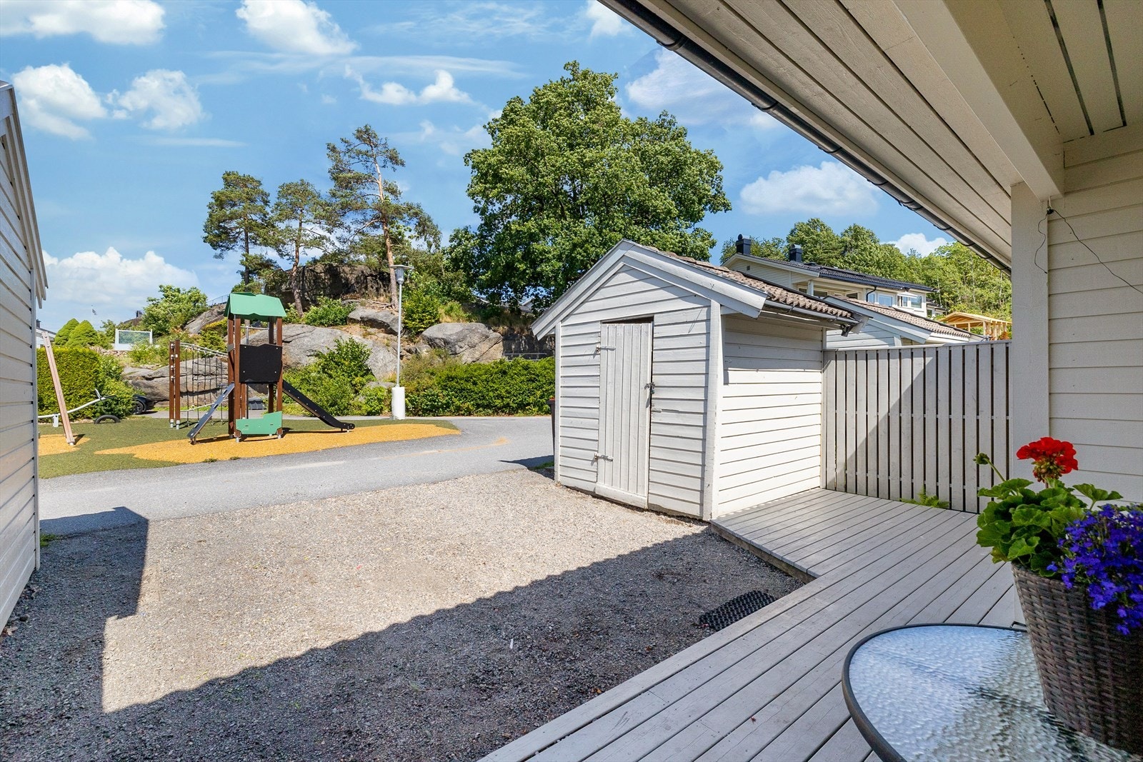 Gruset gårdsplass Galleribilde