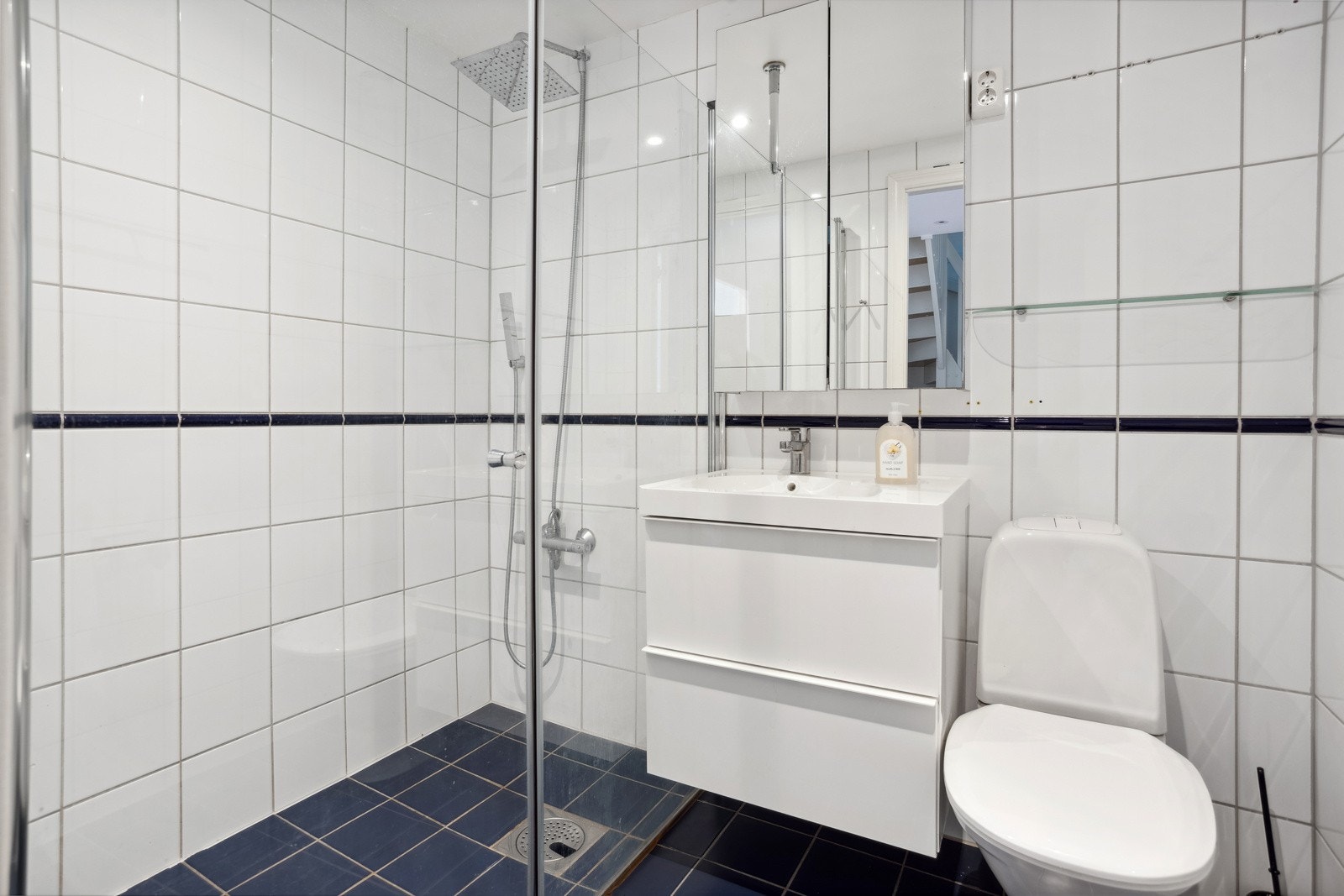 Helfliset bad med varme i gulv. Galleribilde