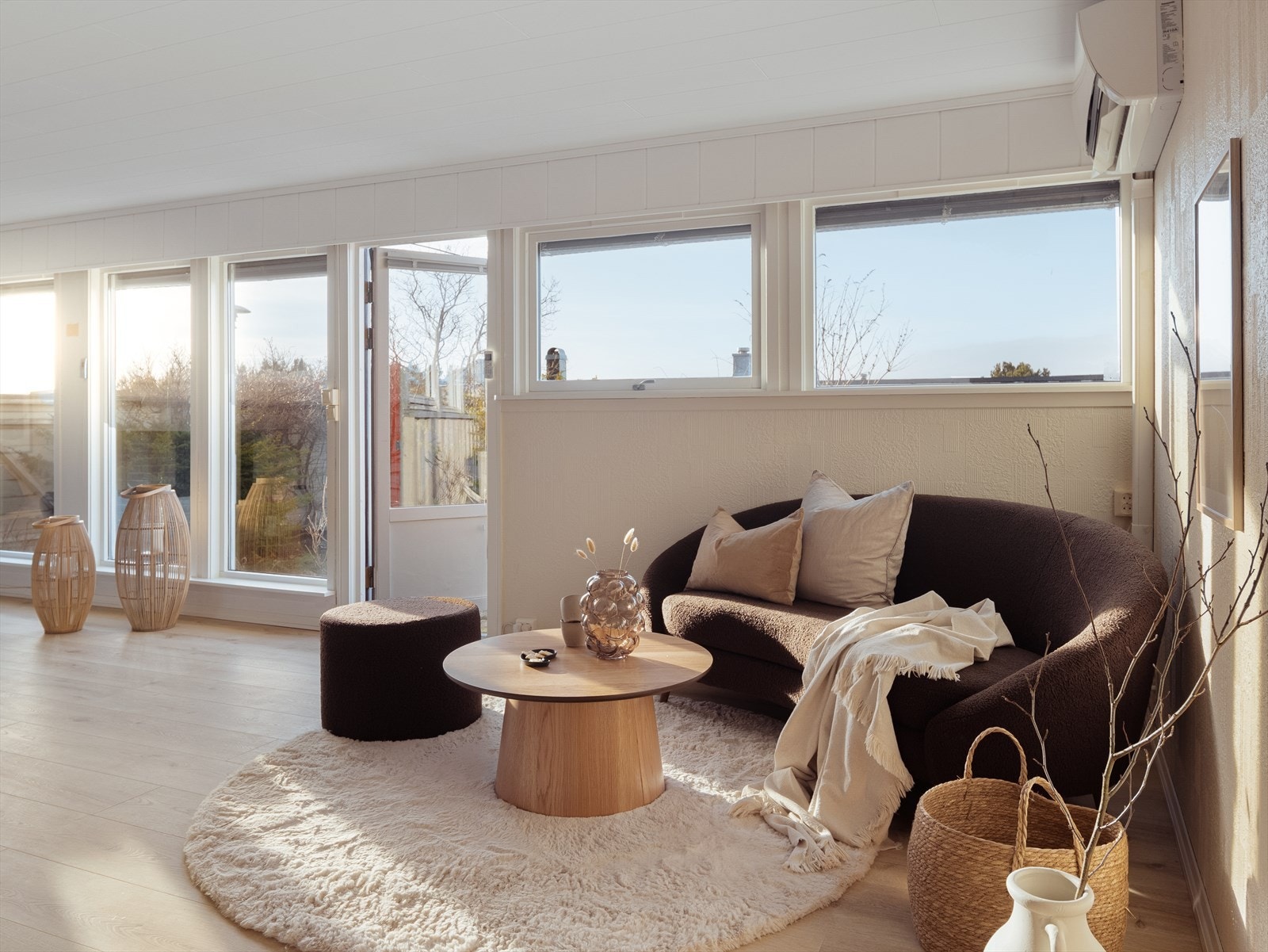 God plass til å innrede med flere sittegrupper og tv-møblement. Galleribilde