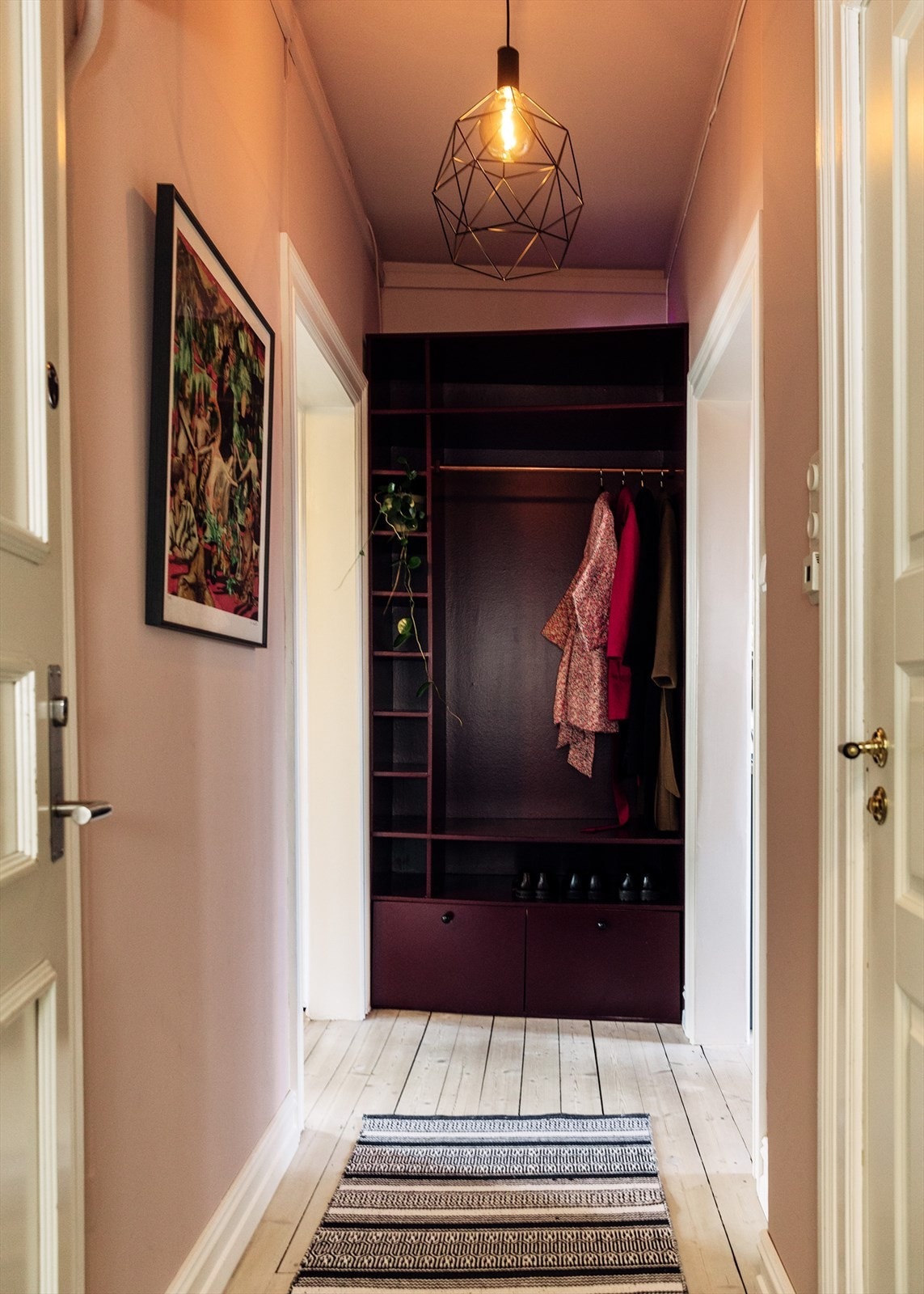 Felleskostnadene inkluderer varmtvann, trappevask, kommunale avgifter, forsikringer, fibernett fra Lynet og øvrige driftskostnader Galleribilde