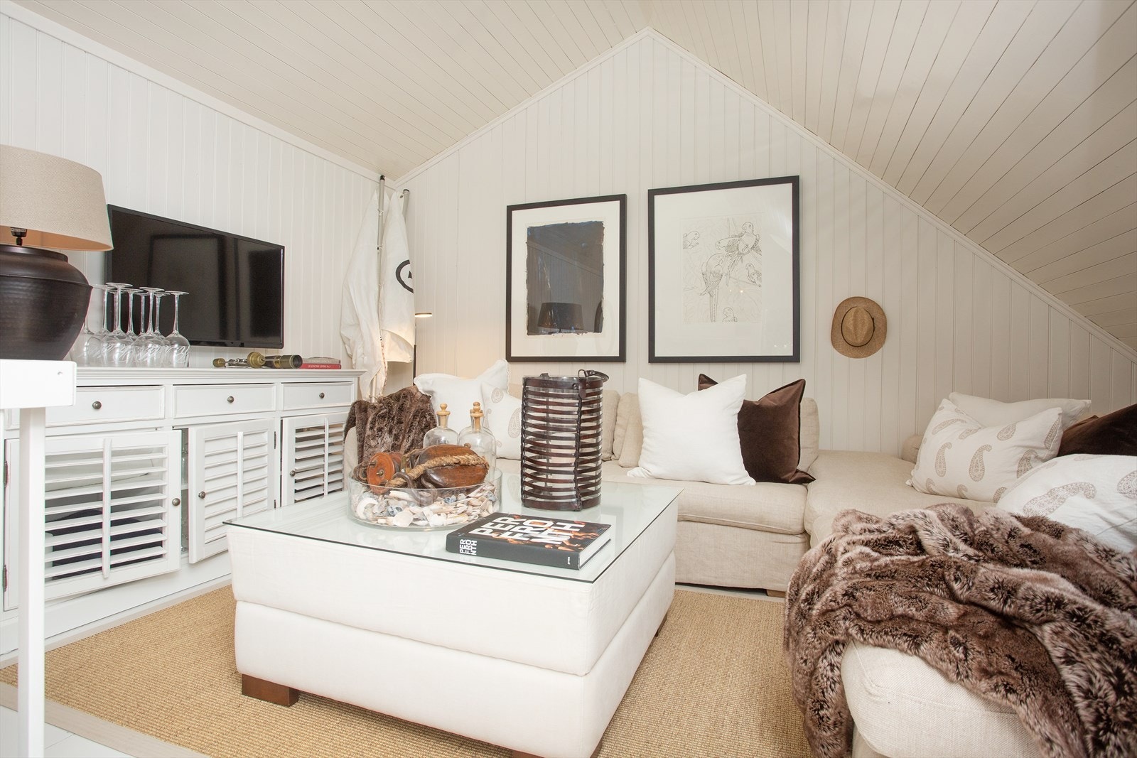 2.etasje i sjøboden Galleribilde