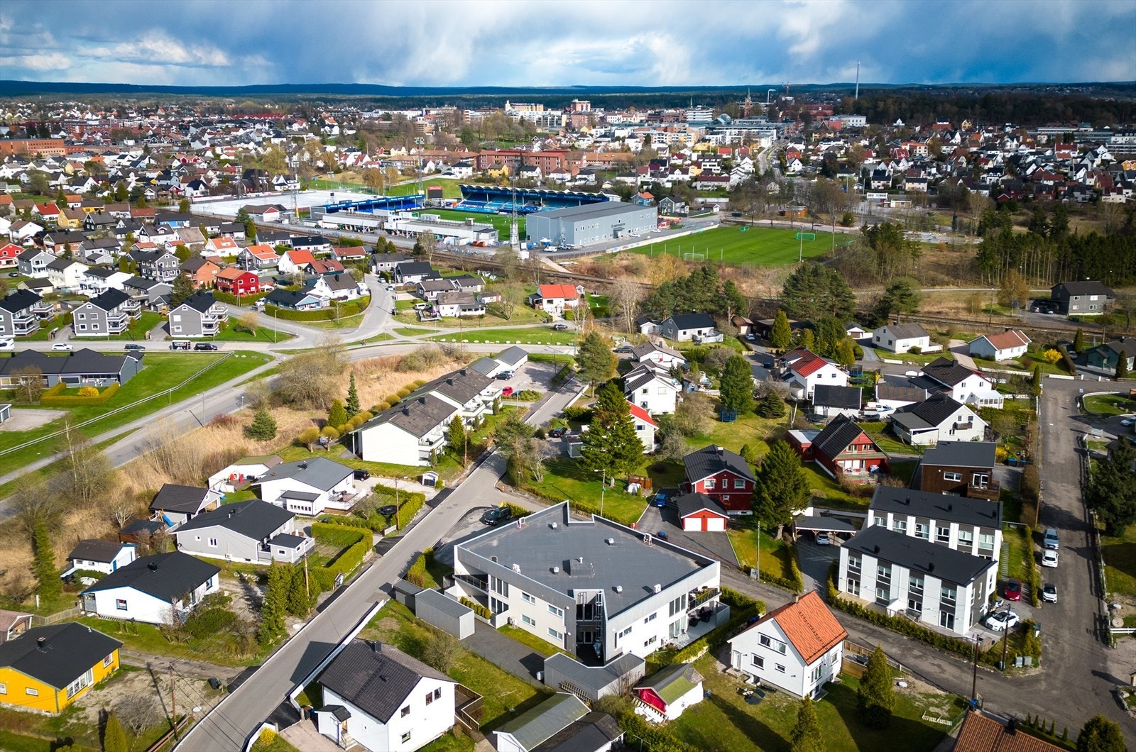 Går du 200 m kommer du til Sarpsborg stadion, der det er folkefest hver 14. dag med eliteseriefotball. Galleribilde