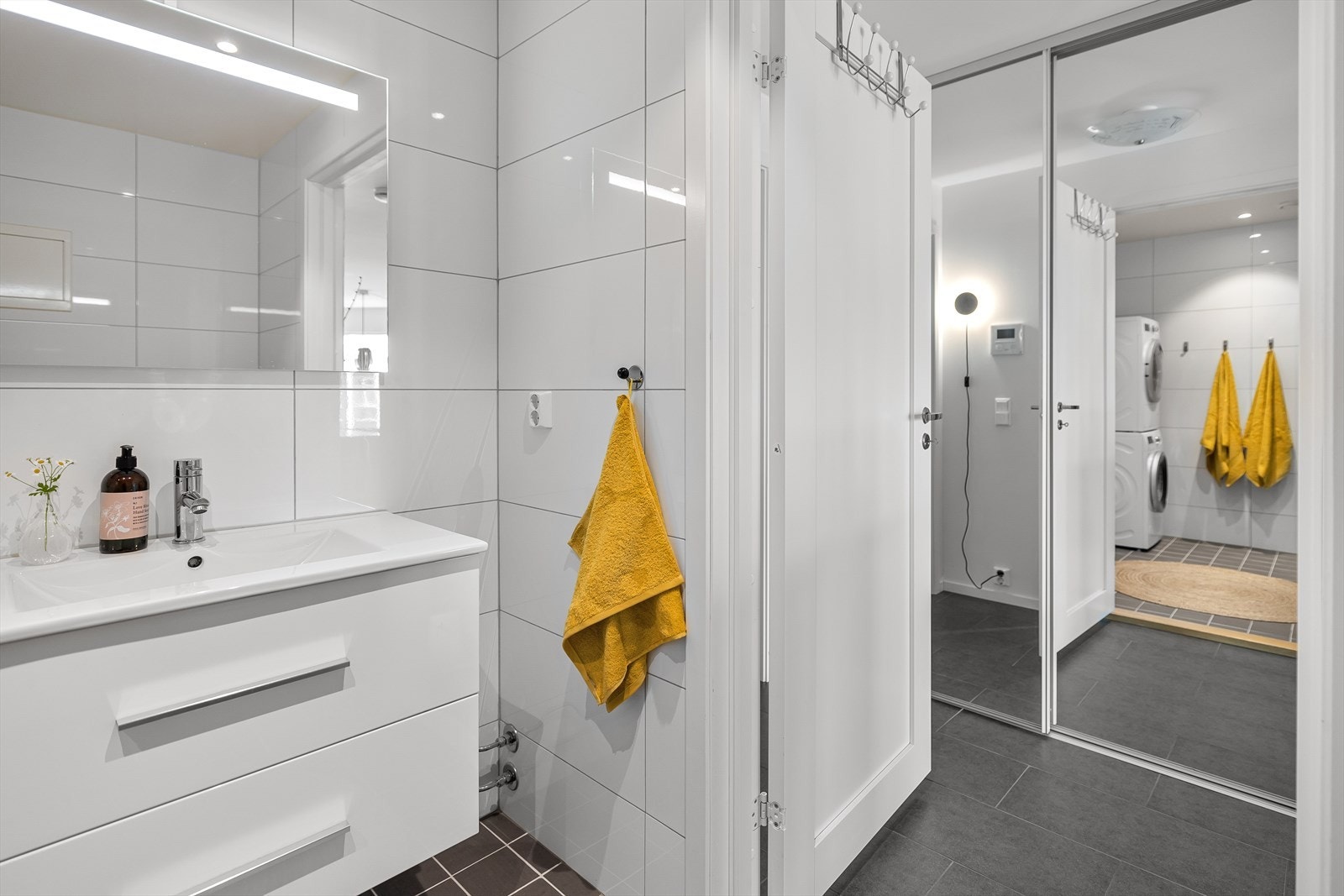 Varmekabler finner du på badet og i gangen. Galleribilde