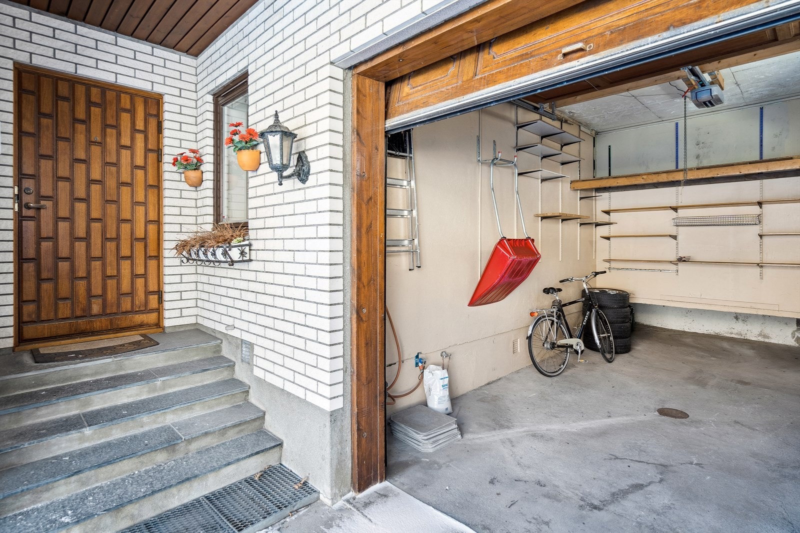 Adkomst til 1. etasje. Galleribilde