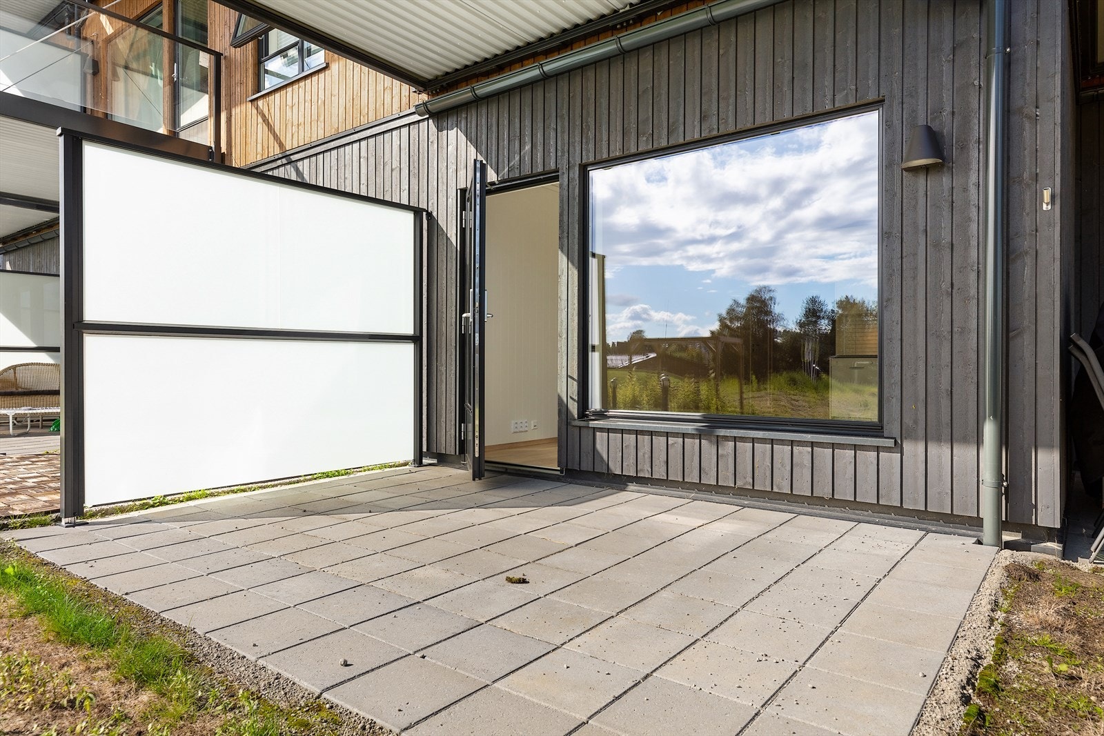 Leiligheten har god intern beliggenhet i første etasje. Galleribilde