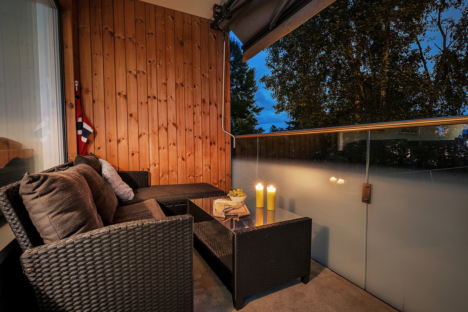 Balkongen ble oppgradert i 2019 for enda bedre utsikt og komfort. Galleribilde