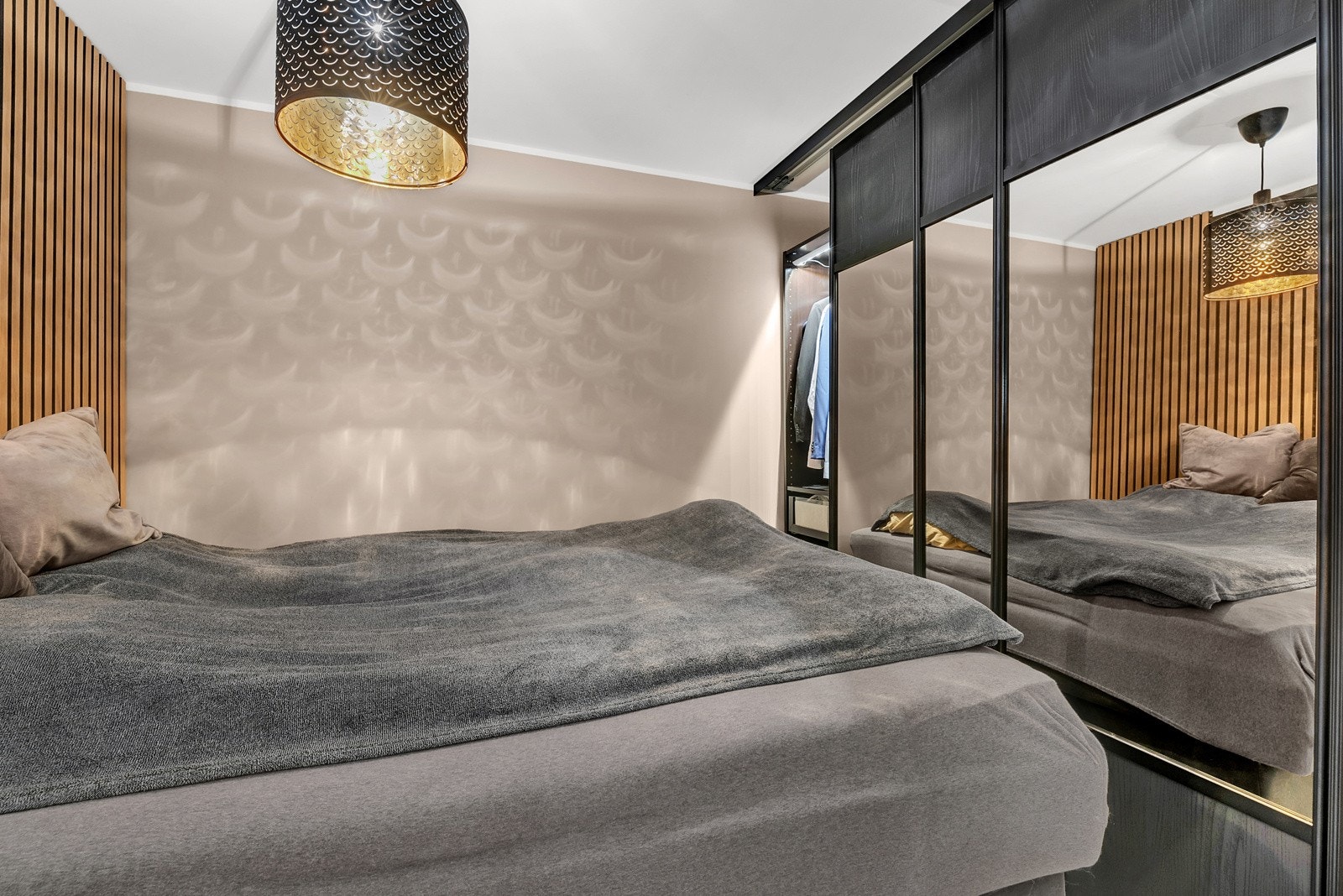 Ett soverom, en romslig alkove og et allsidig hobbyrom - alt i én leilighet! Galleribilde