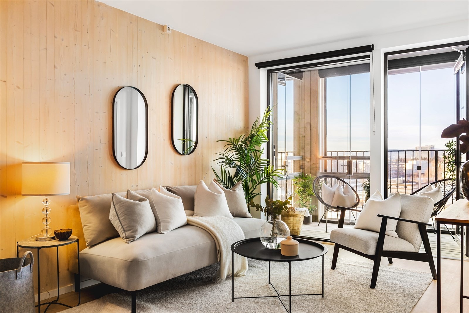 Velkommen til Fyrstikkbakken 14F! En nyoppført og innbydende 3-roms leilighet med tidsriktige materialvalg, gjennomtenkte løsninger og optimal planløsning. Galleribilde