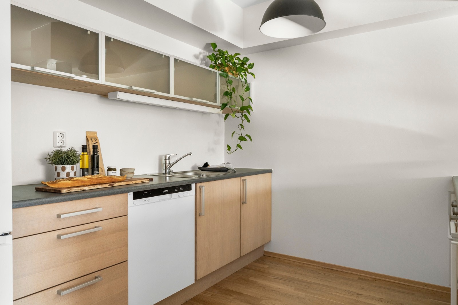 Hvitevarene medfølger. Flytt rett inn! Galleribilde