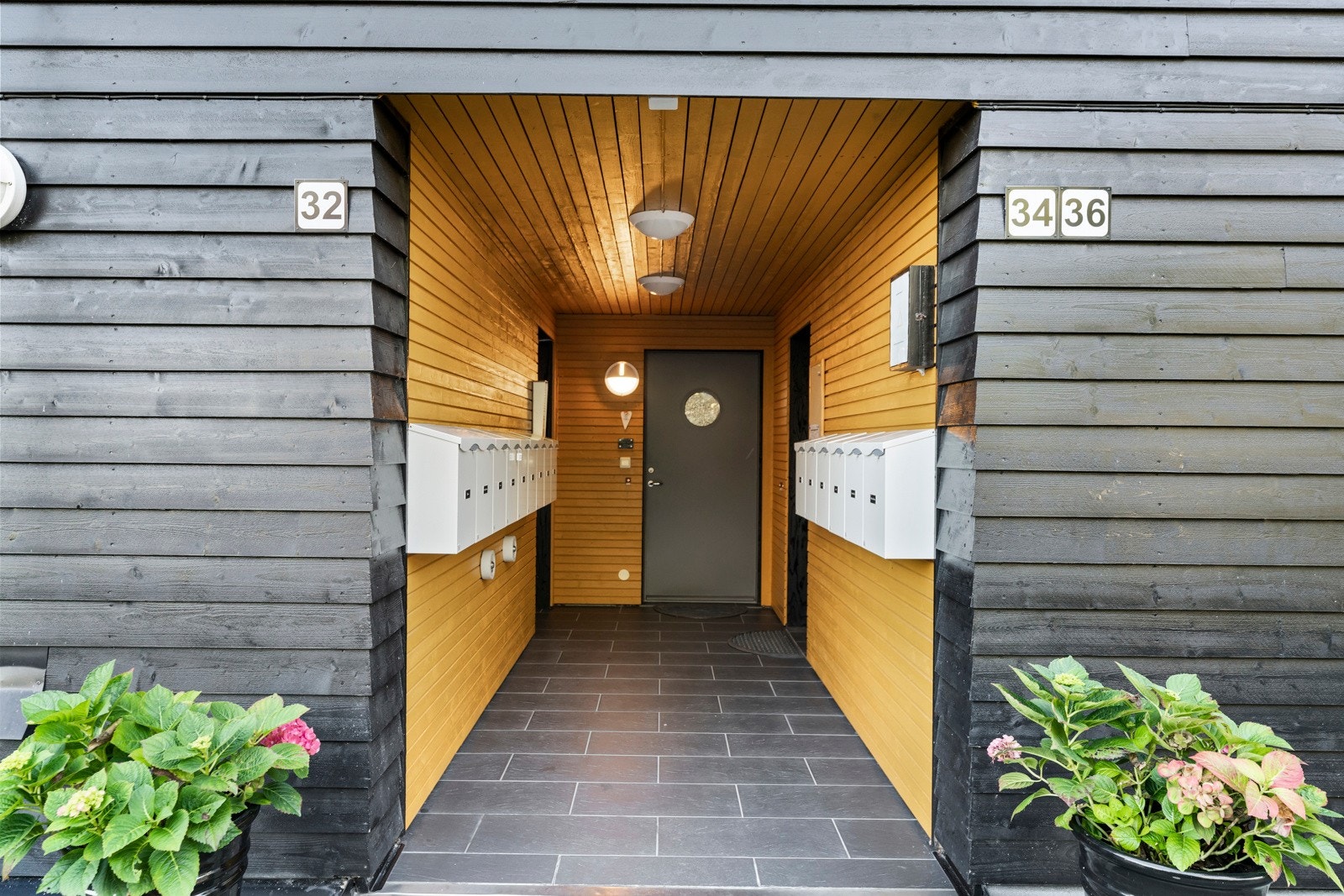 Velkommen inn! Heis til garasje og alle etasjer. Galleribilde