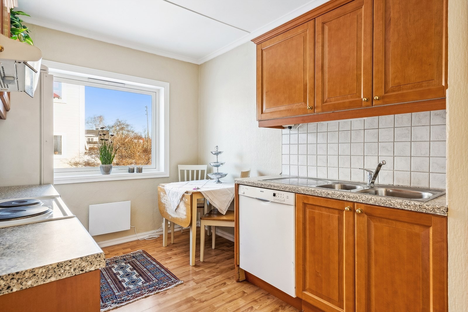 Fliser over kjøkkenbenken. Galleribilde