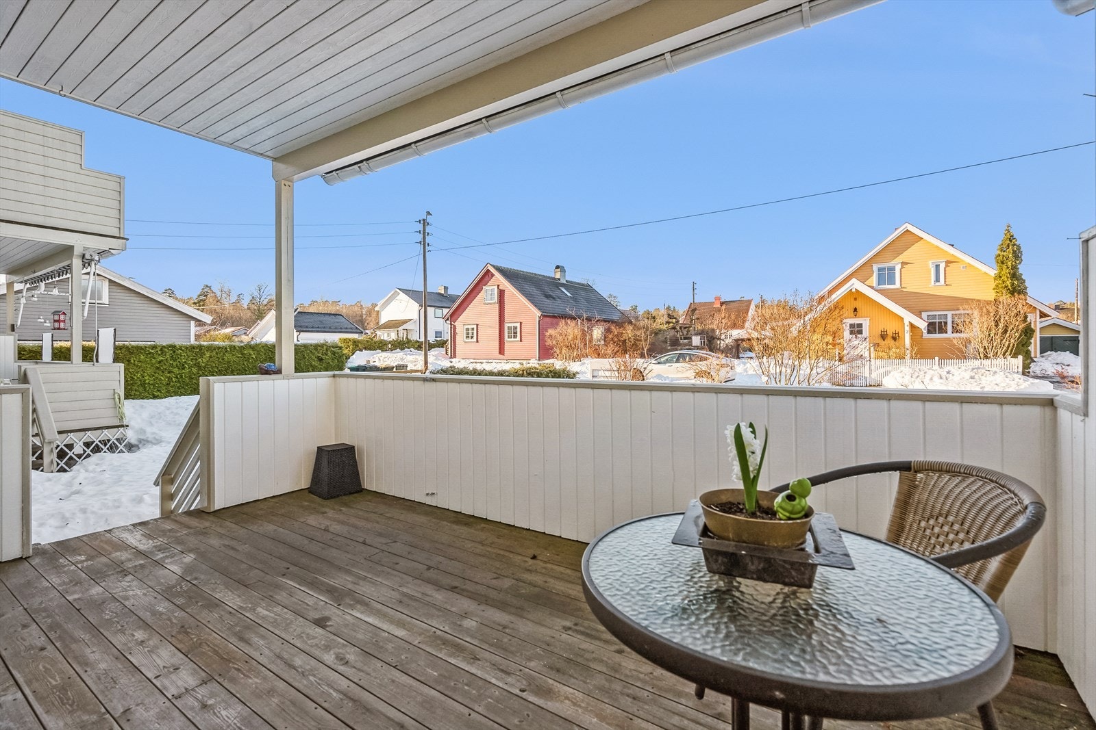 Trapp ned til felles hage. Galleribilde