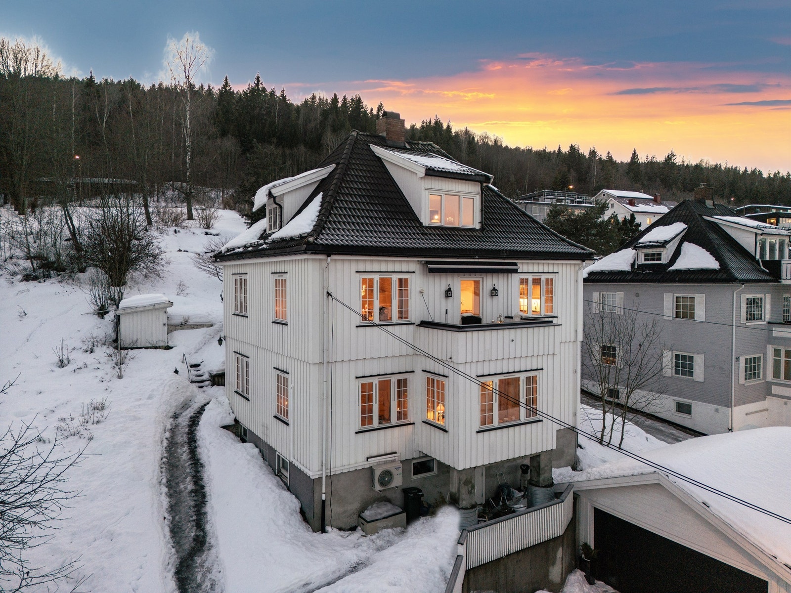 Taktekke med underlag ble skiftet i ca. 2010 Galleribilde