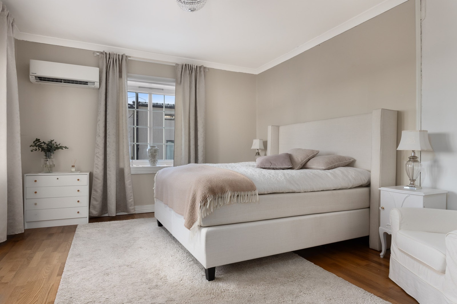 Soverom 1 med luft-til-luft varmepumpe fra 2021 Galleribilde