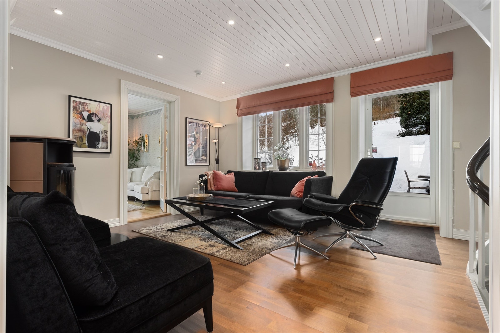 Stue 1 i 2. etasje med utgang til terrasse Galleribilde