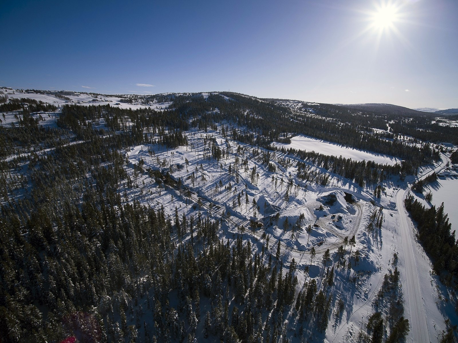 Gudshaugen ligger fint til mellom Gålå hotell og Wadahl høyfjellshotell. Galleribilde