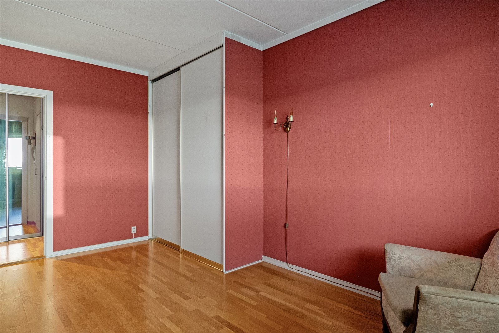 Hovedsoverom med skyvedørsgarderobe Galleribilde