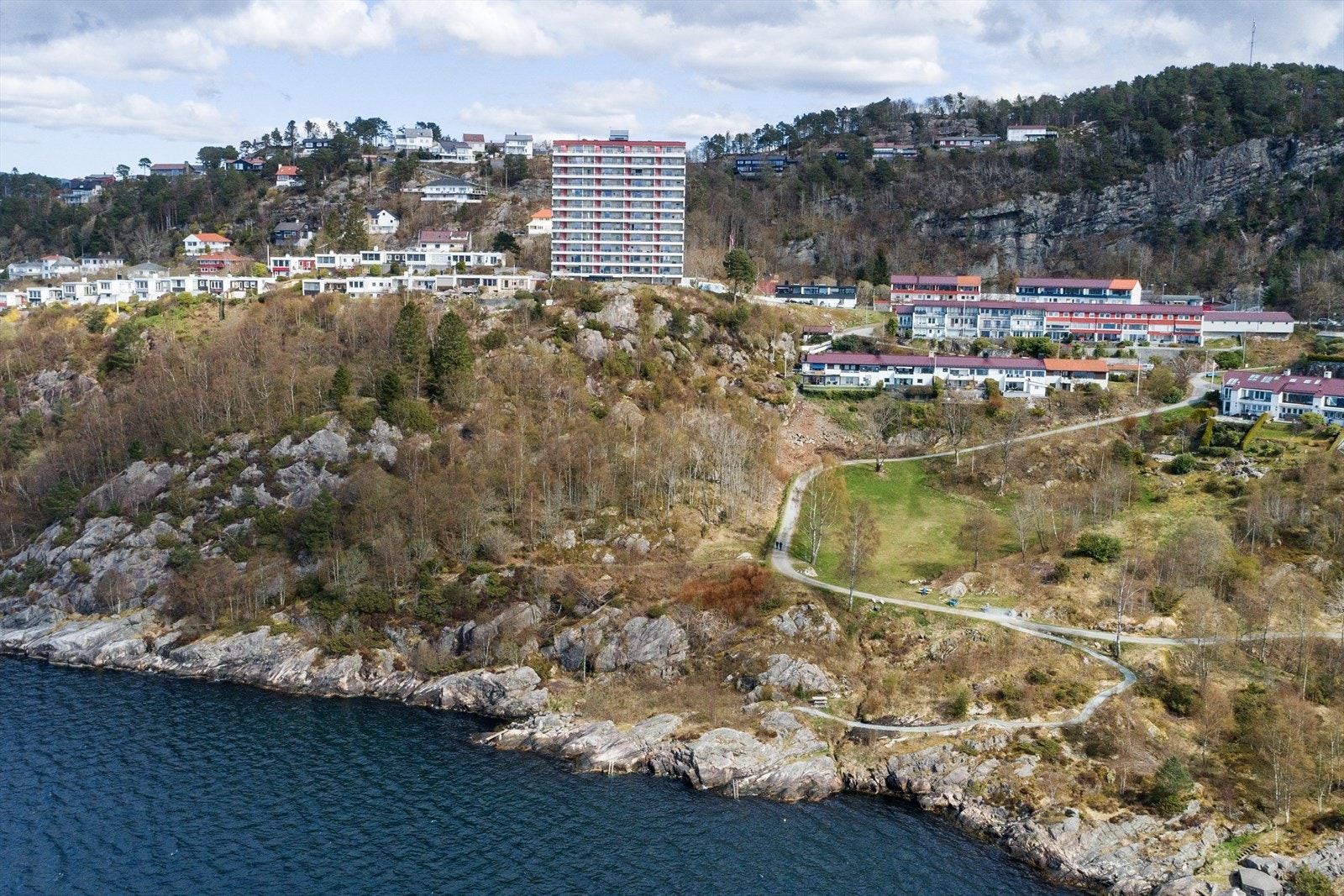 Blokken har en flott og sentral beliggenhet med ulike turområder. Galleribilde