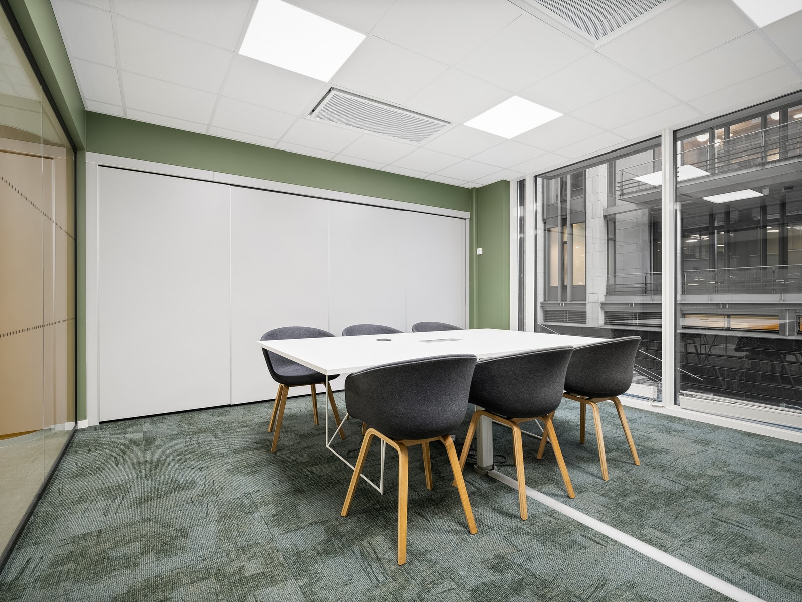 Møterom med skillevegg som lett kan flyttes Galleribilde