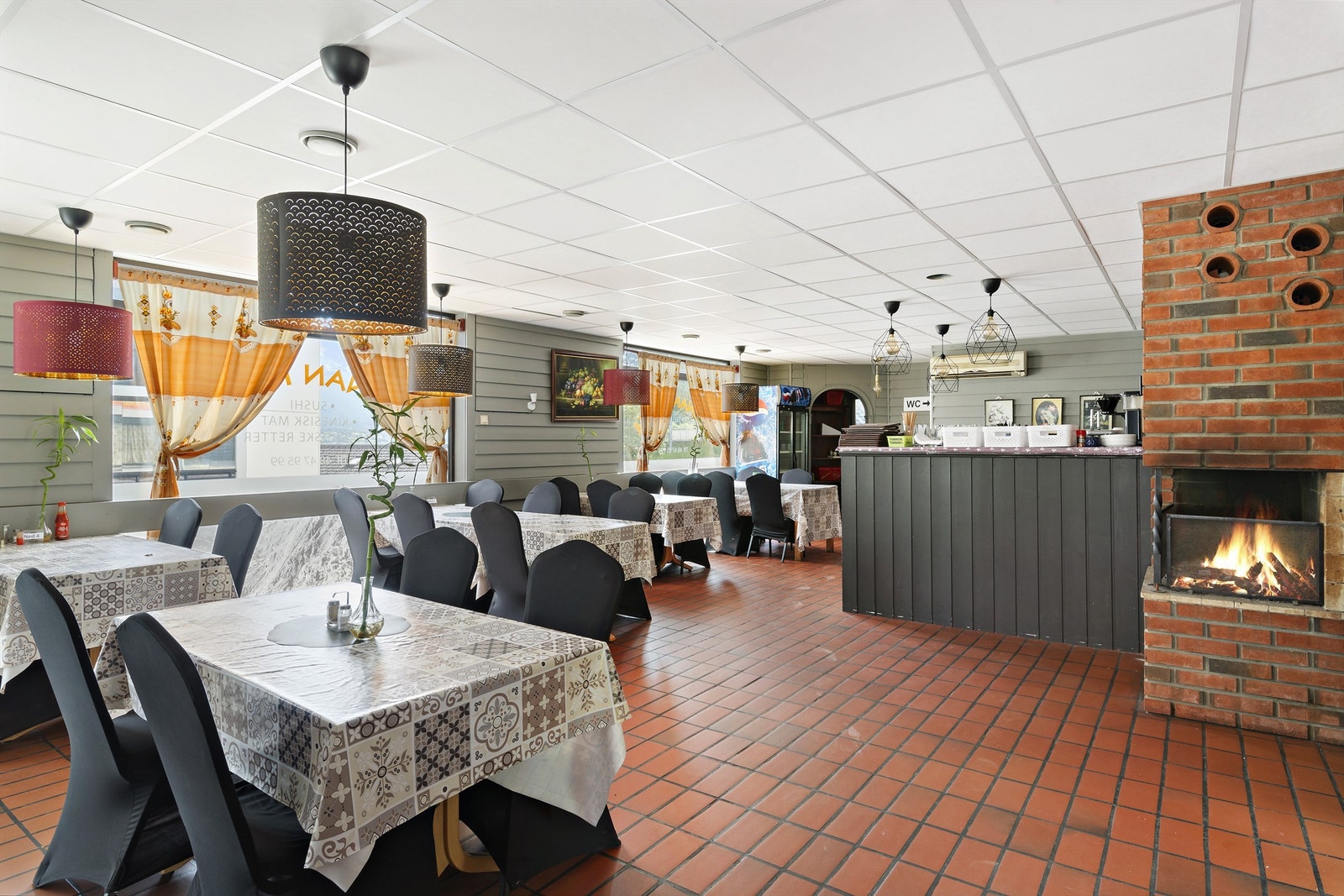Barområdet med åpen peis Galleribilde