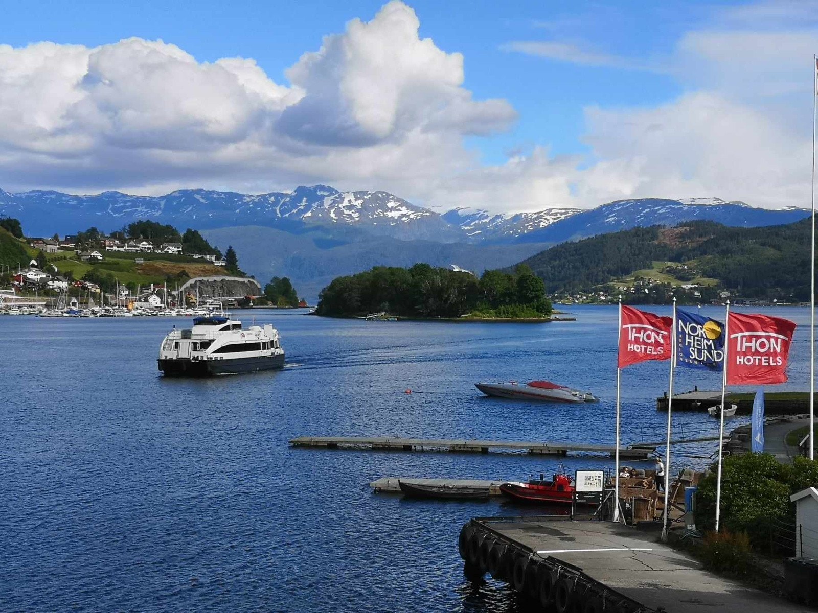 Utsikt fra veranda i 3. etg. Galleribilde