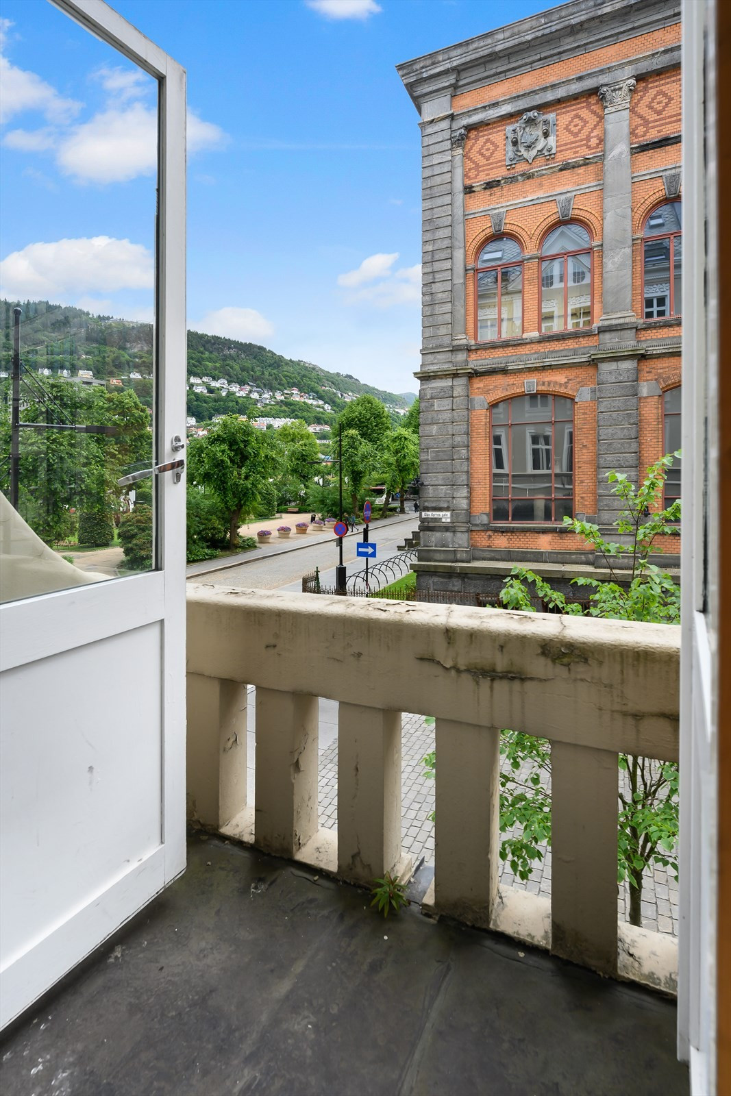 Utsikt fra balkong på møterom / kontorlandskap