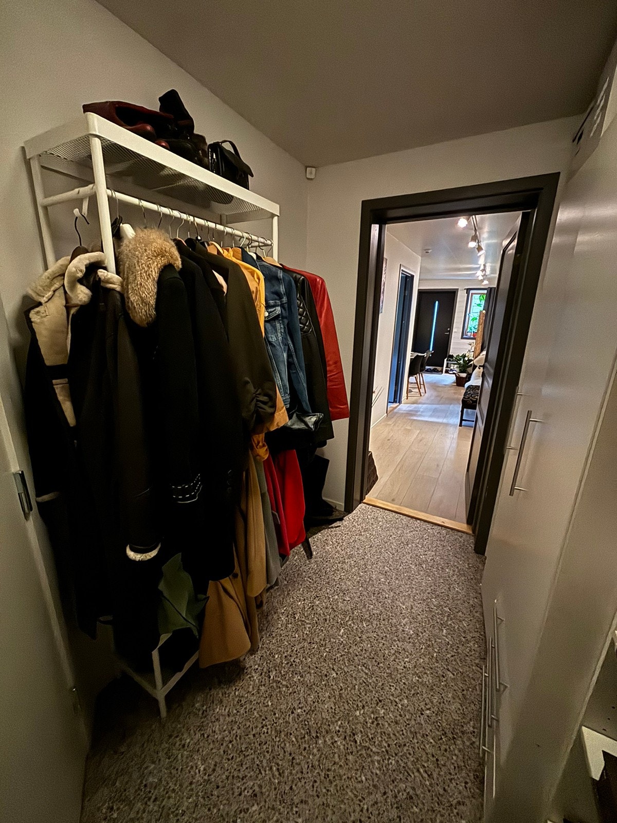 Gang inn til bad innredet Galleribilde