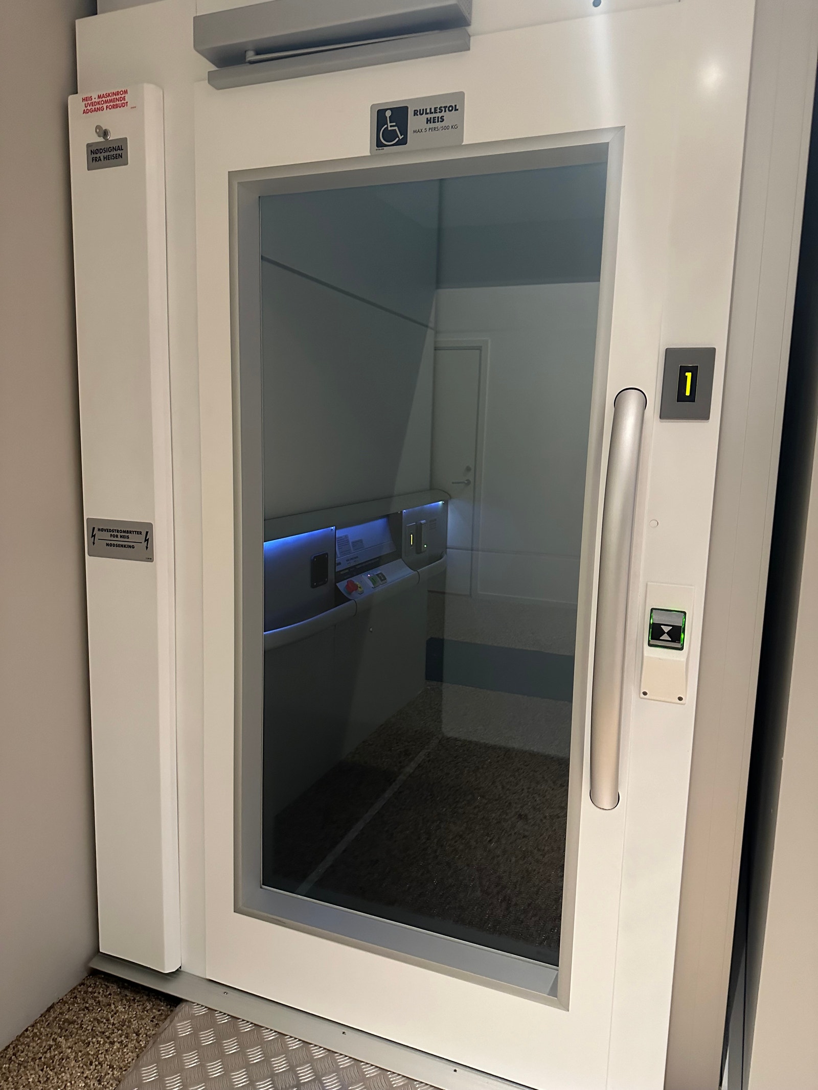 Heis til kontorer Galleribilde