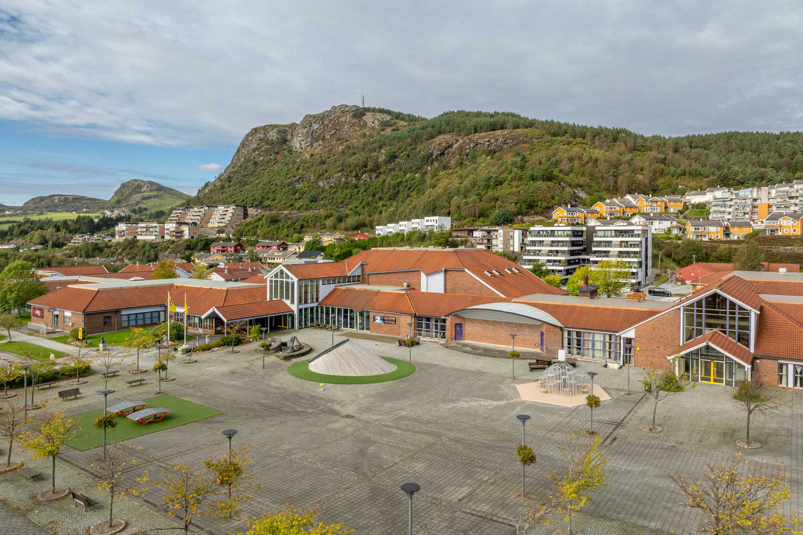 Tysværtunet byr på kortreiste kulturopplevelser med Kino, konserter og Haugalandets mest moderne svømmebasseng.