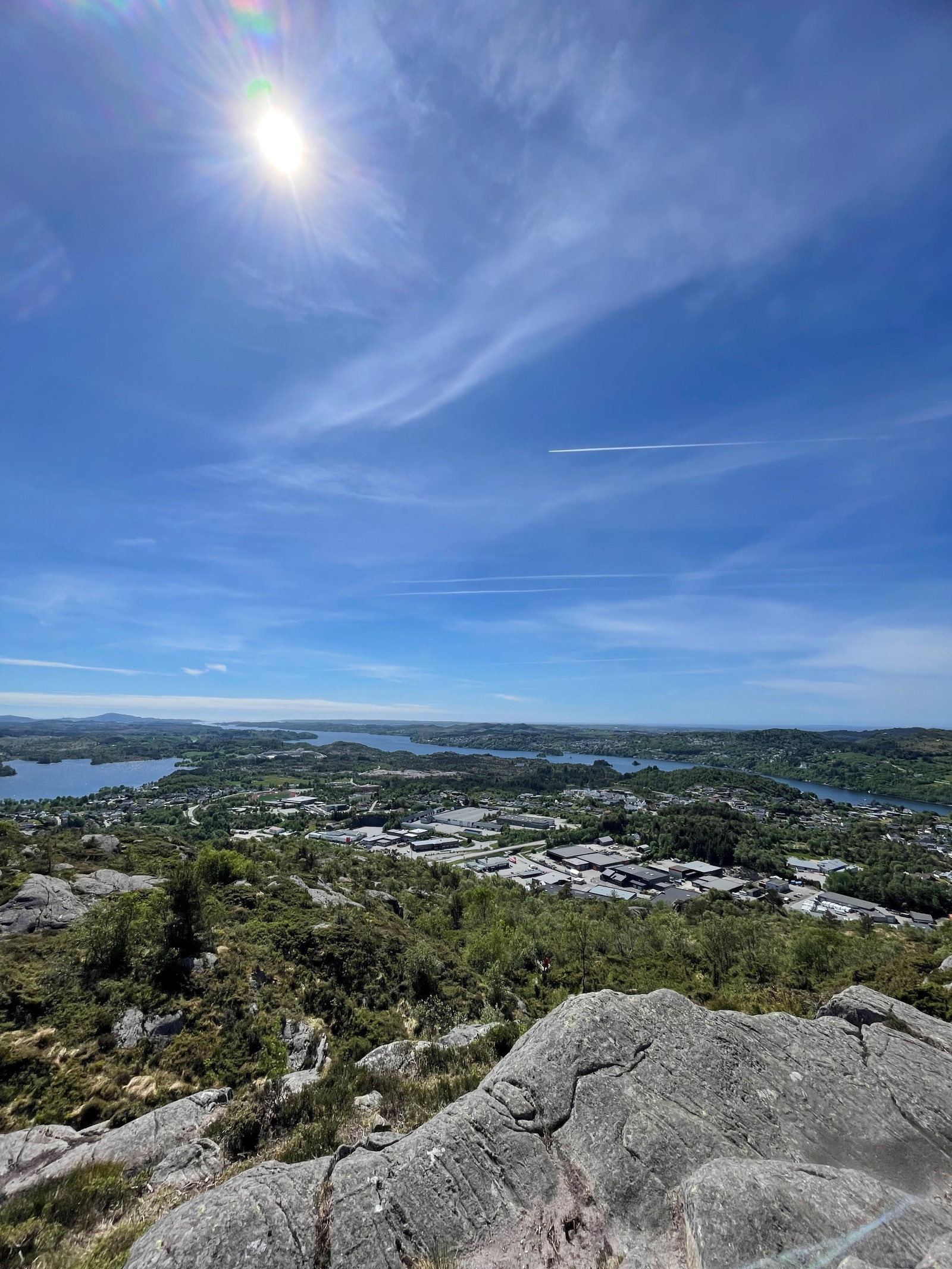 En fin treningstur direkte fra dun inngangsdør, finner du Helgelandsfjellet. Utrolig populær tur med en fantastisk utsikt!