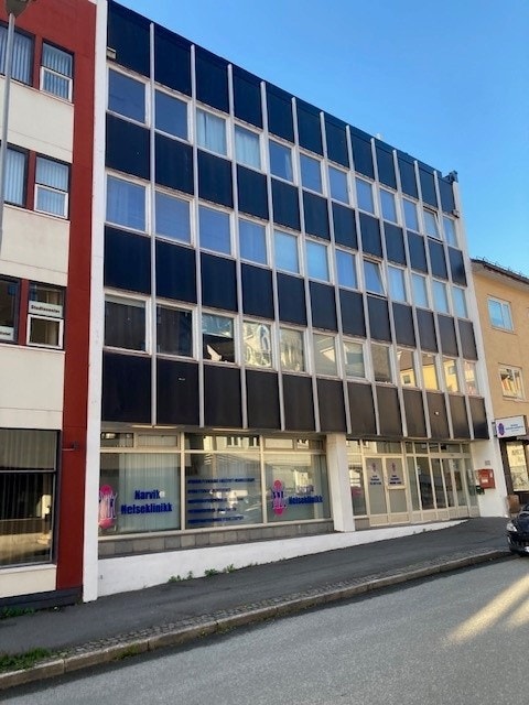1. etasje / eller del av til leie evt. salg hele eller deler av etasjen. Galleribilde