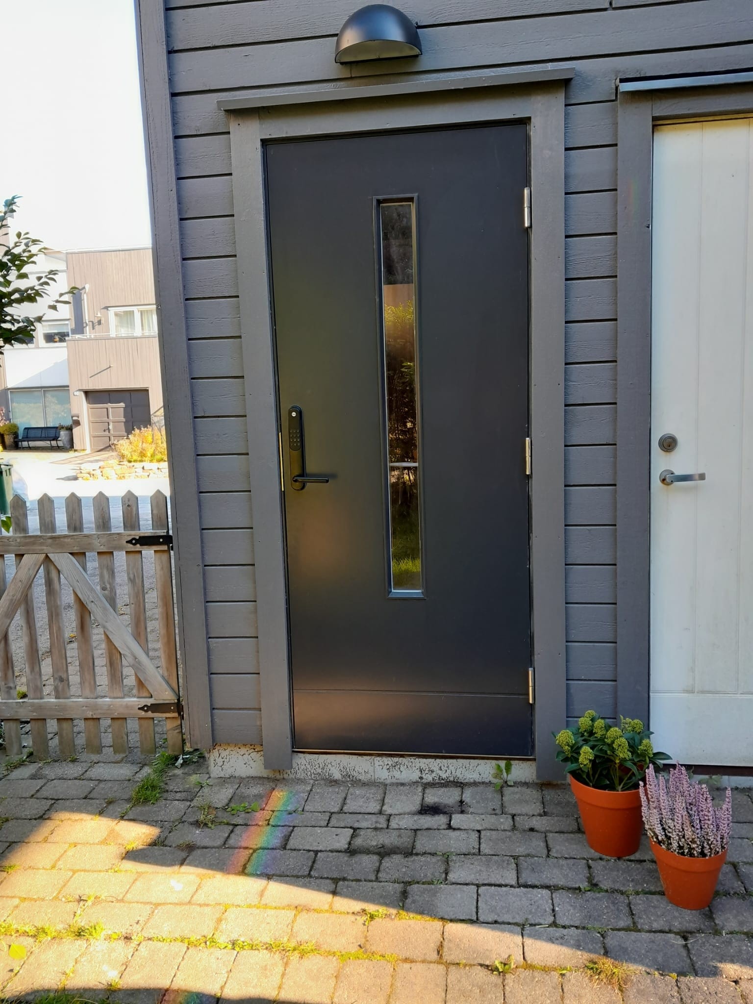 Hybelen har egen inngang bak huset Galleribilde