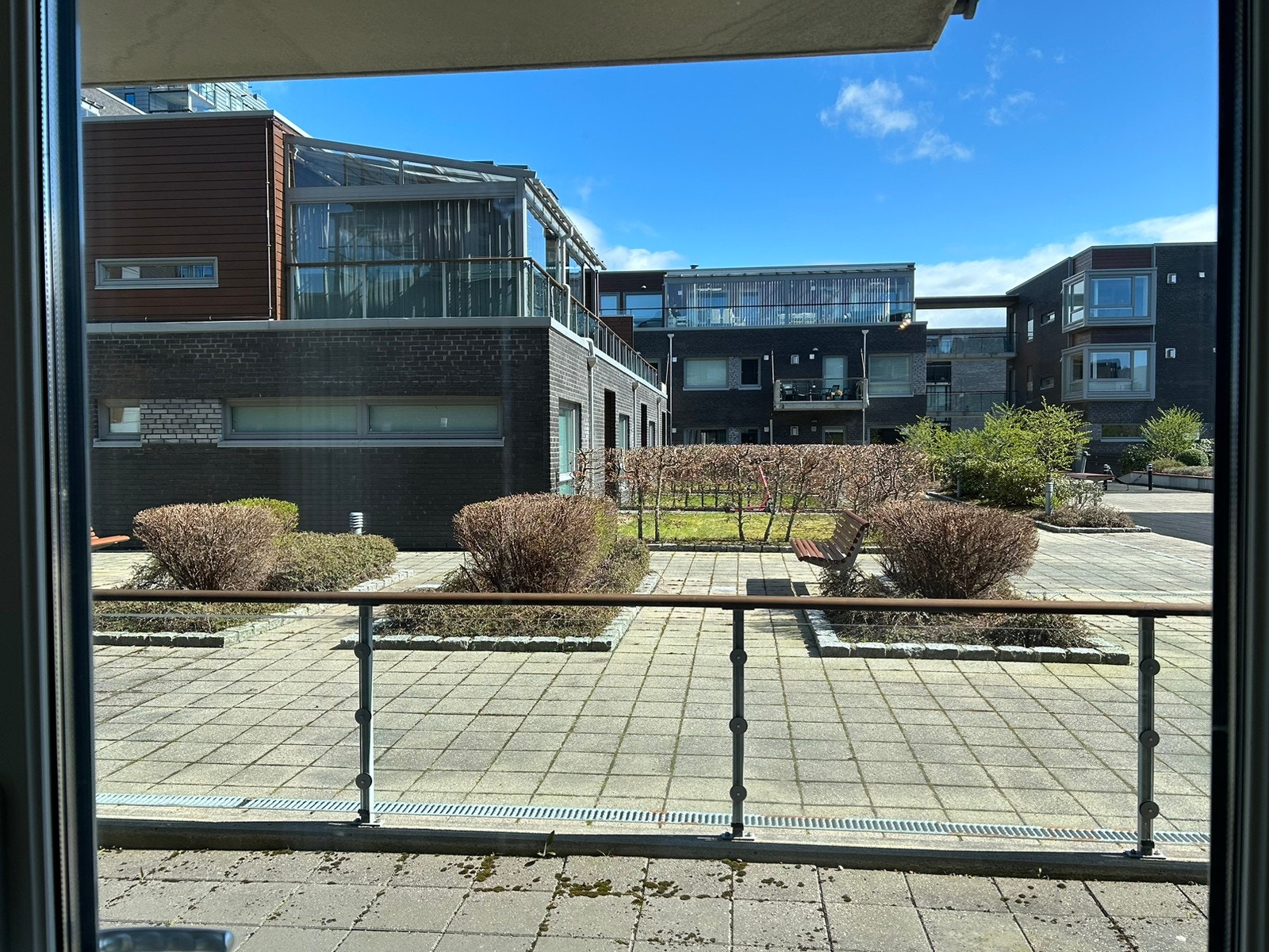 Utsikt til tun Galleribilde