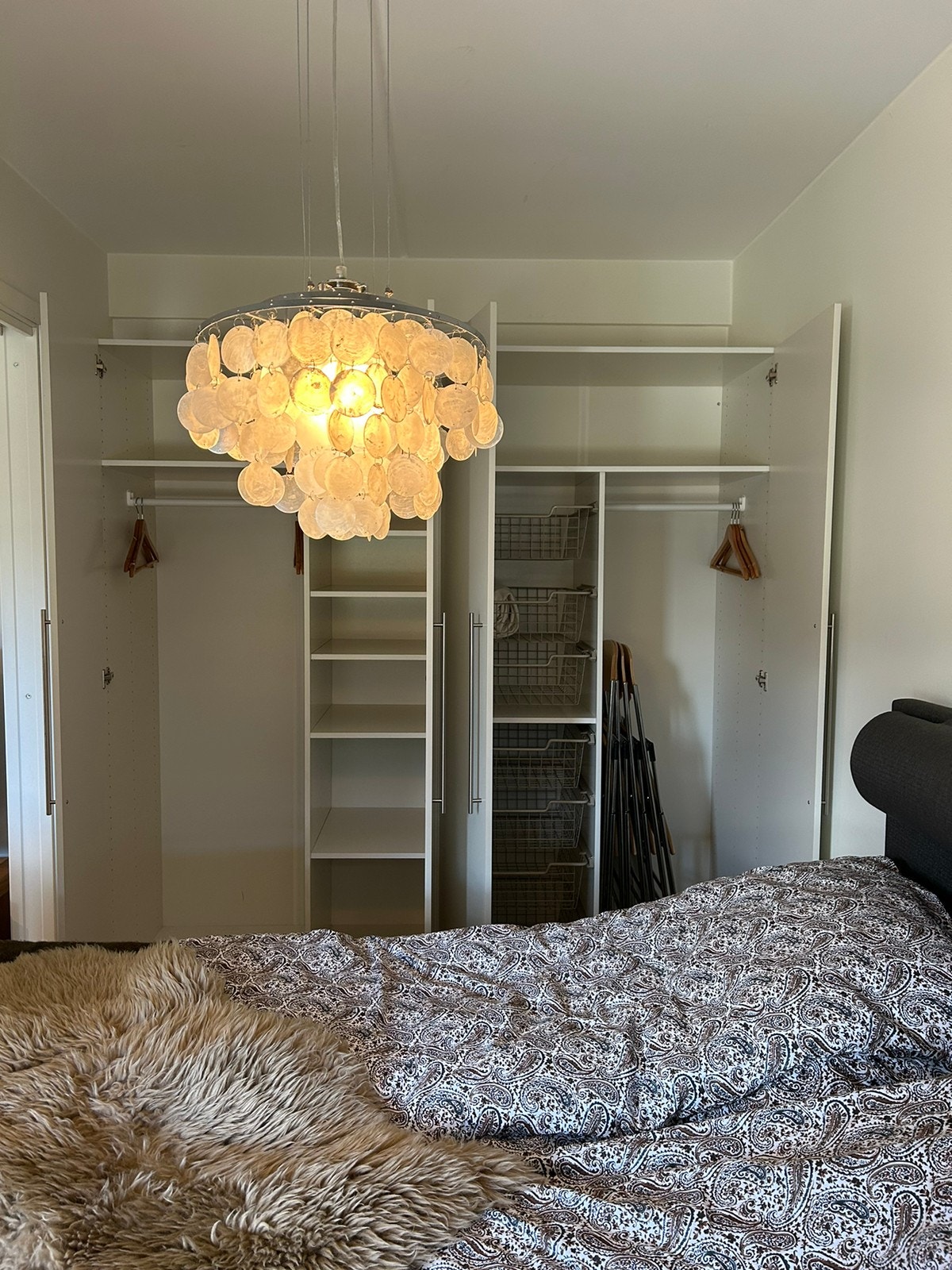 Garderobe åpne skap Galleribilde