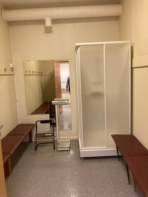 Garderobe (H) Galleribilde